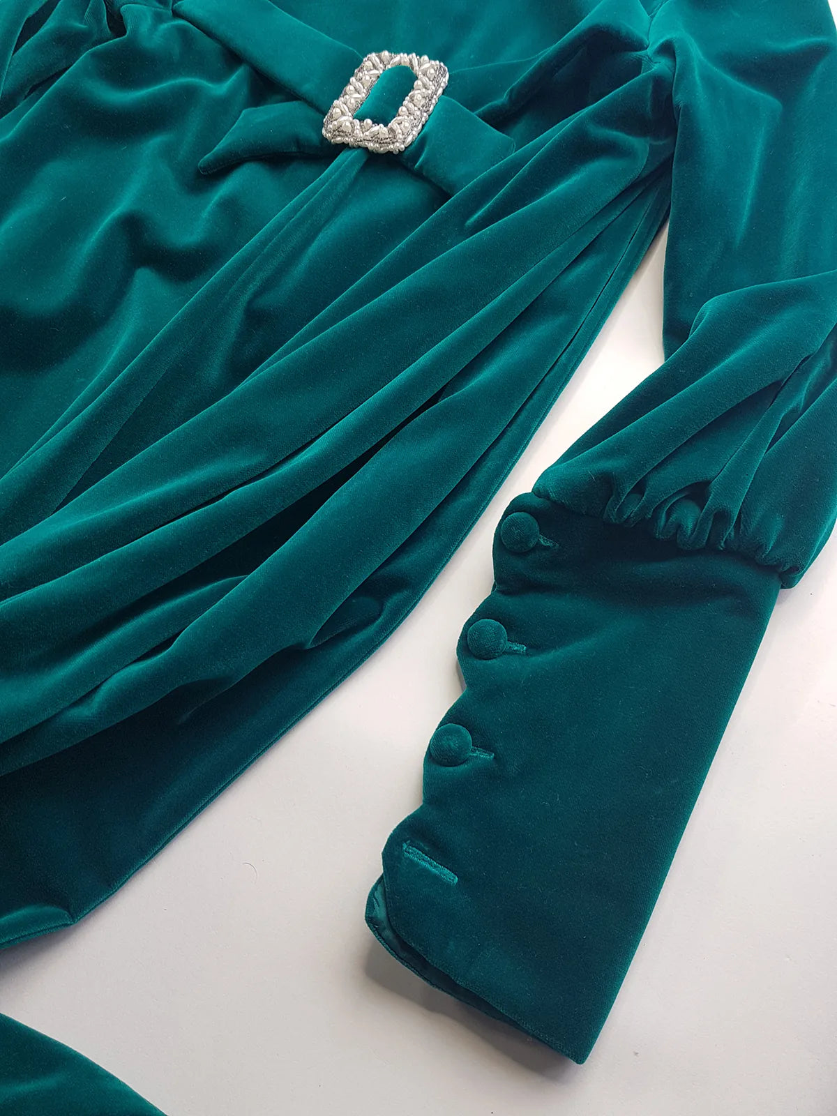 Unbelievable 1920s Peacock Green Bridal Quality Velvet Floor Length Opera Coat - Romantic Sleeves - Ornate Pearl Buckle & Bow - Unworn Condition