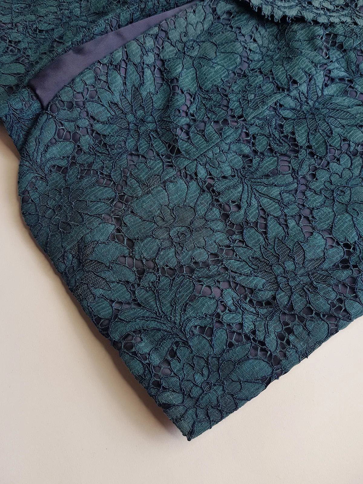 1950s Vintage Peacock Lace Jacket - Scalloped Lace Collar - Immaculate Tailoring - Fully Lined