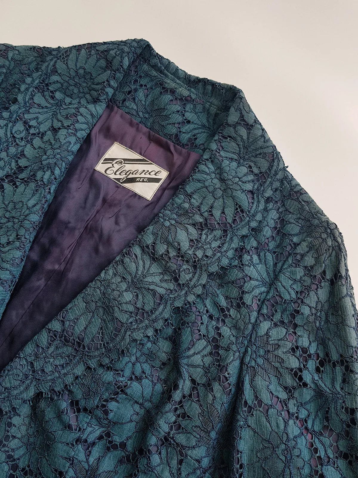 1950s Vintage Peacock Lace Jacket - Scalloped Lace Collar - Immaculate Tailoring - Fully Lined