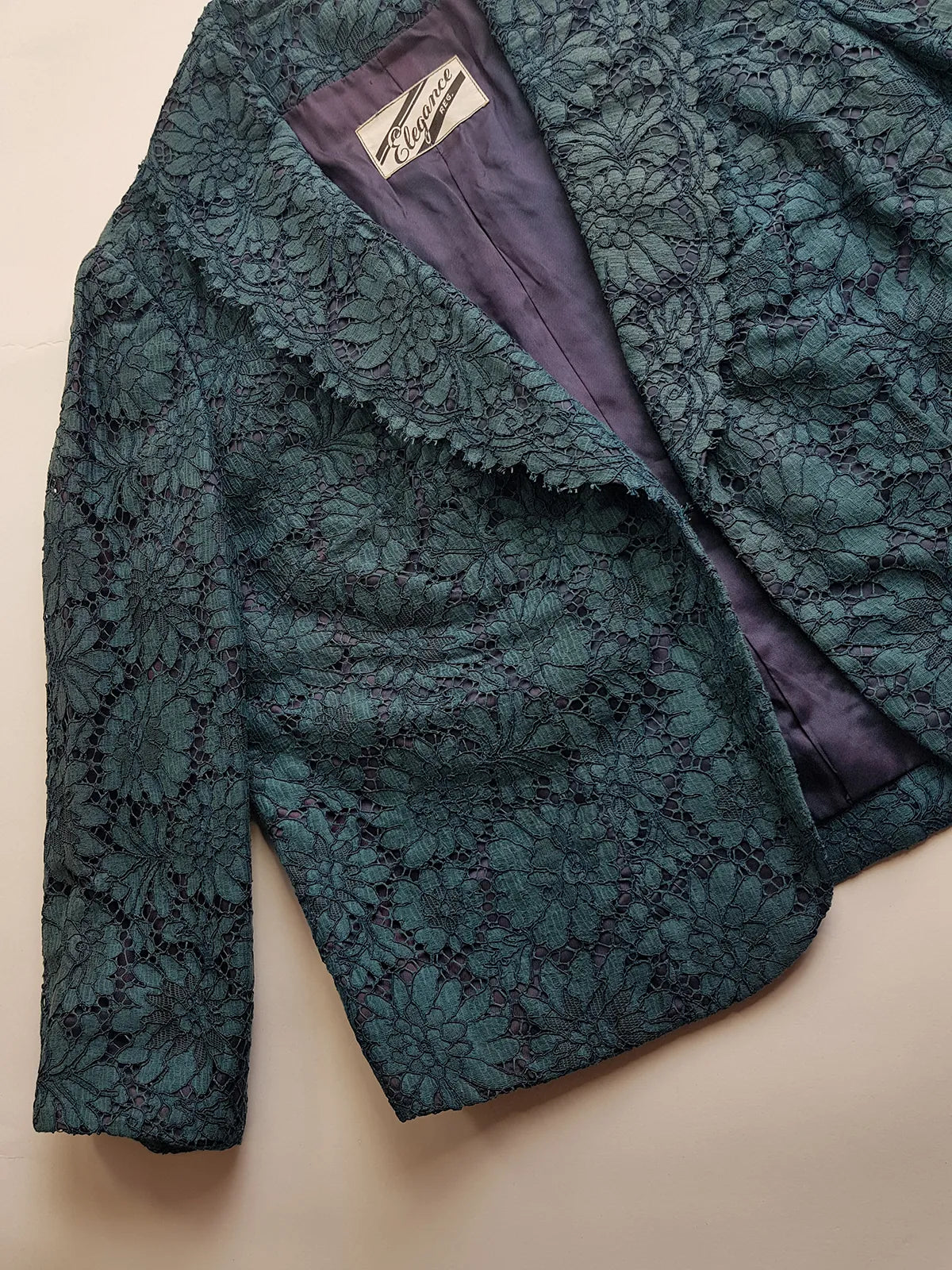 1950s Vintage Peacock Lace Jacket - Scalloped Lace Collar - Immaculate Tailoring - Fully Lined