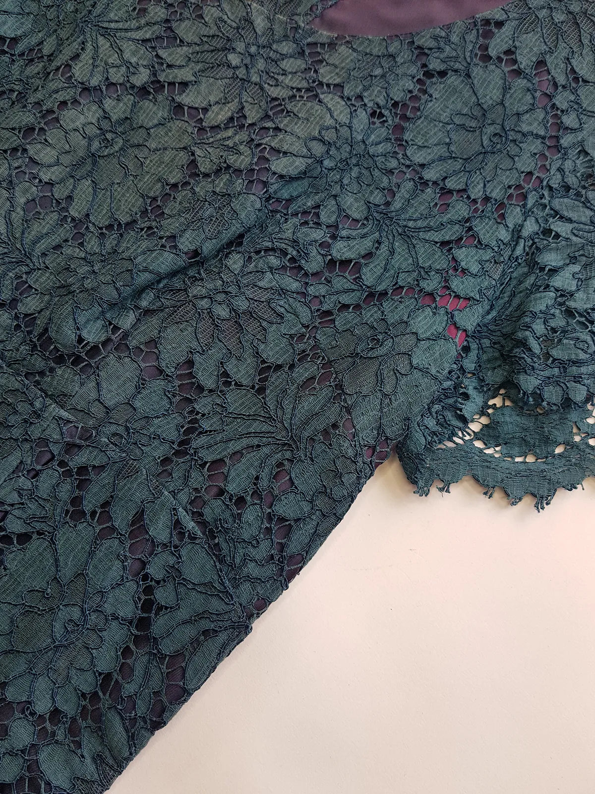 1950s Vintage Peacock Lace Dress - Scalloped Lace Hemline - Immaculate Tailoring - Fully Lined