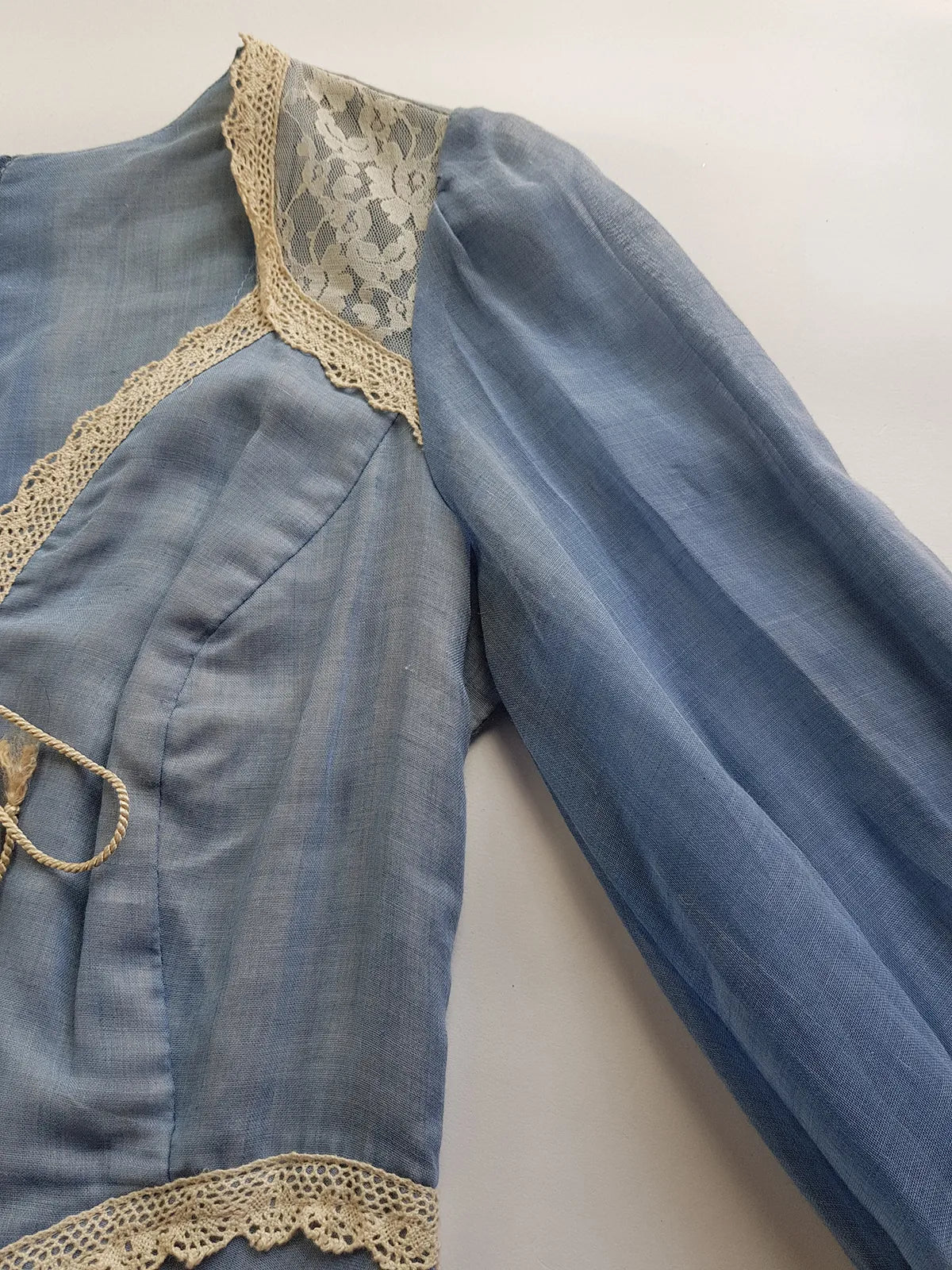 1970s Authentic Gunne Sax Vintage Bridal Quality Multi Layer Summertime Dress - Blue Cotton & Ivory Lace - Corset Top Hourglass Waist & Flared Full Length Skirt - Double Layered Light & Flouncy - Unbelievably Beautiful