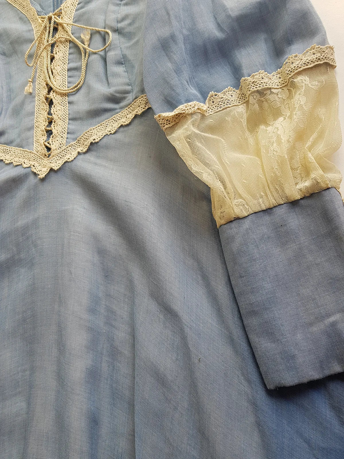 1970s Authentic Gunne Sax Vintage Bridal Quality Multi Layer Summertime Dress - Blue Cotton & Ivory Lace - Corset Top Hourglass Waist & Flared Full Length Skirt - Double Layered Light & Flouncy - Unbelievably Beautiful