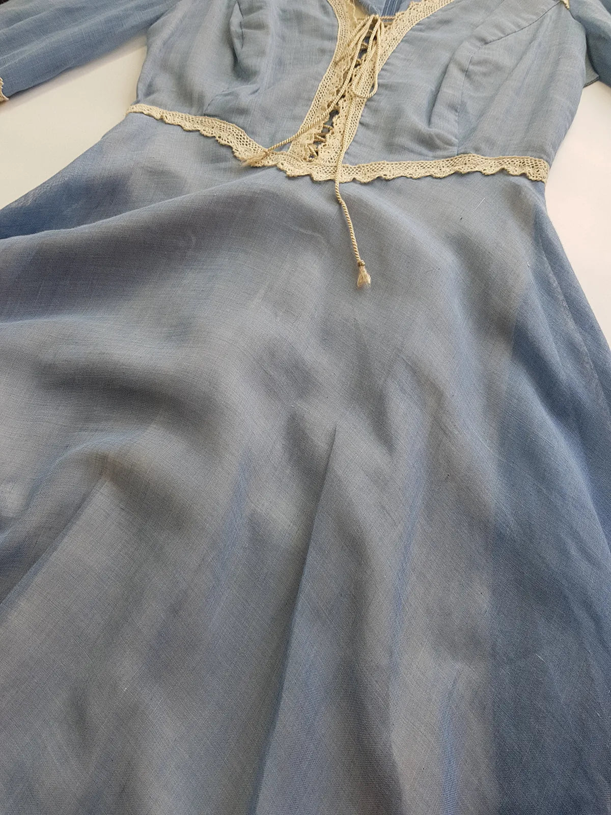 1970s Authentic Gunne Sax Vintage Bridal Quality Multi Layer Summertime Dress - Blue Cotton & Ivory Lace - Corset Top Hourglass Waist & Flared Full Length Skirt - Double Layered Light & Flouncy - Unbelievably Beautiful