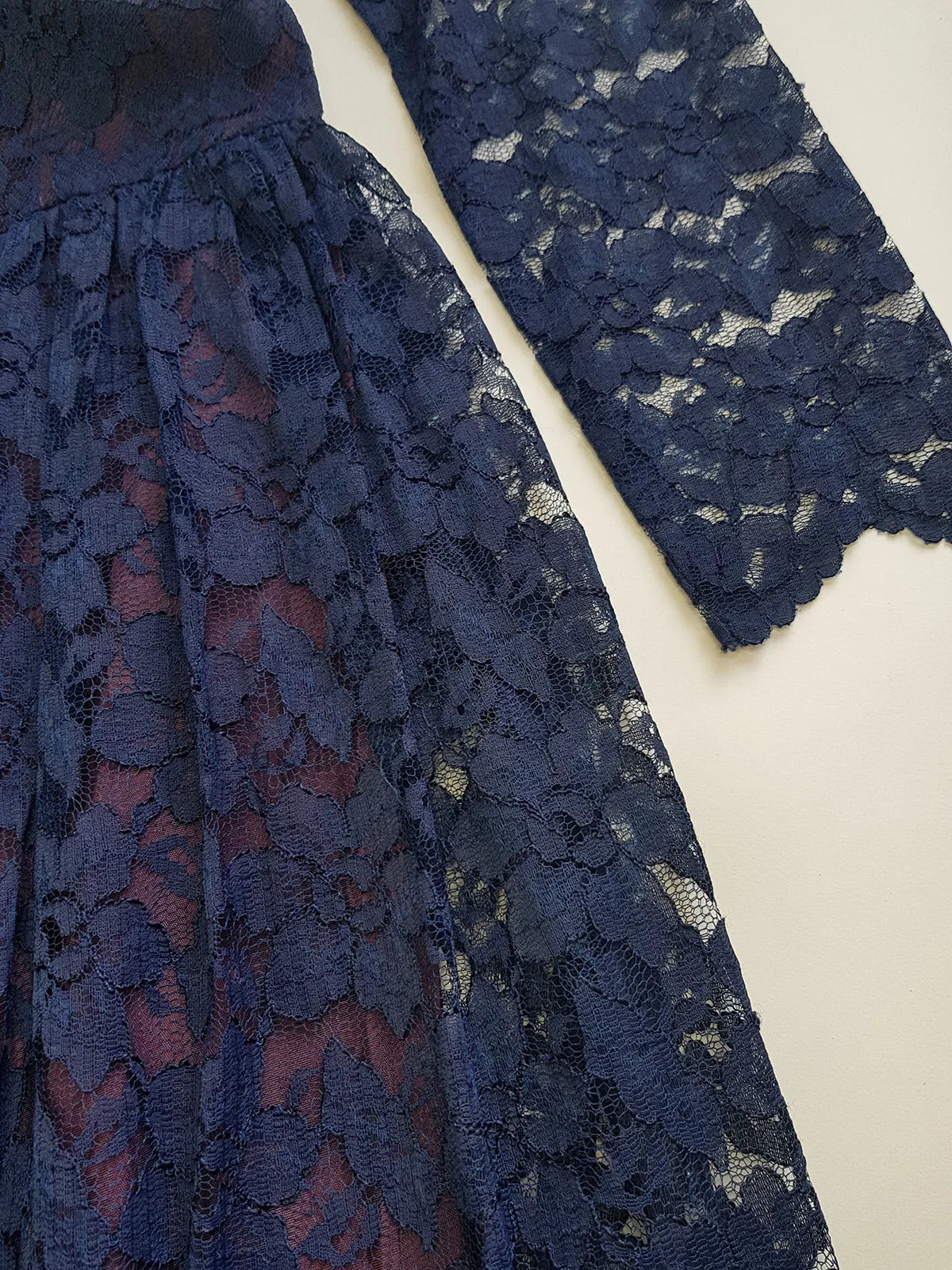 1950s Vintage Scalloped Neckline Midnight Blue Lace Dress - Flared Skirt & Gorgeous Lace Hemline - Immaculate Tailoring - Fully Lined