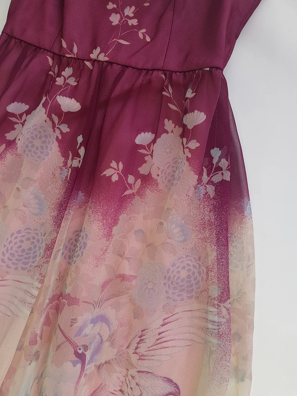 1970s Vintage Incredible Watercolor Crane Print Summertime Dress - Dusky Purples & Pinks - Hourglass Waist & Structured Bust - Double Layered Light & Strappy - Absolutely Beautiful