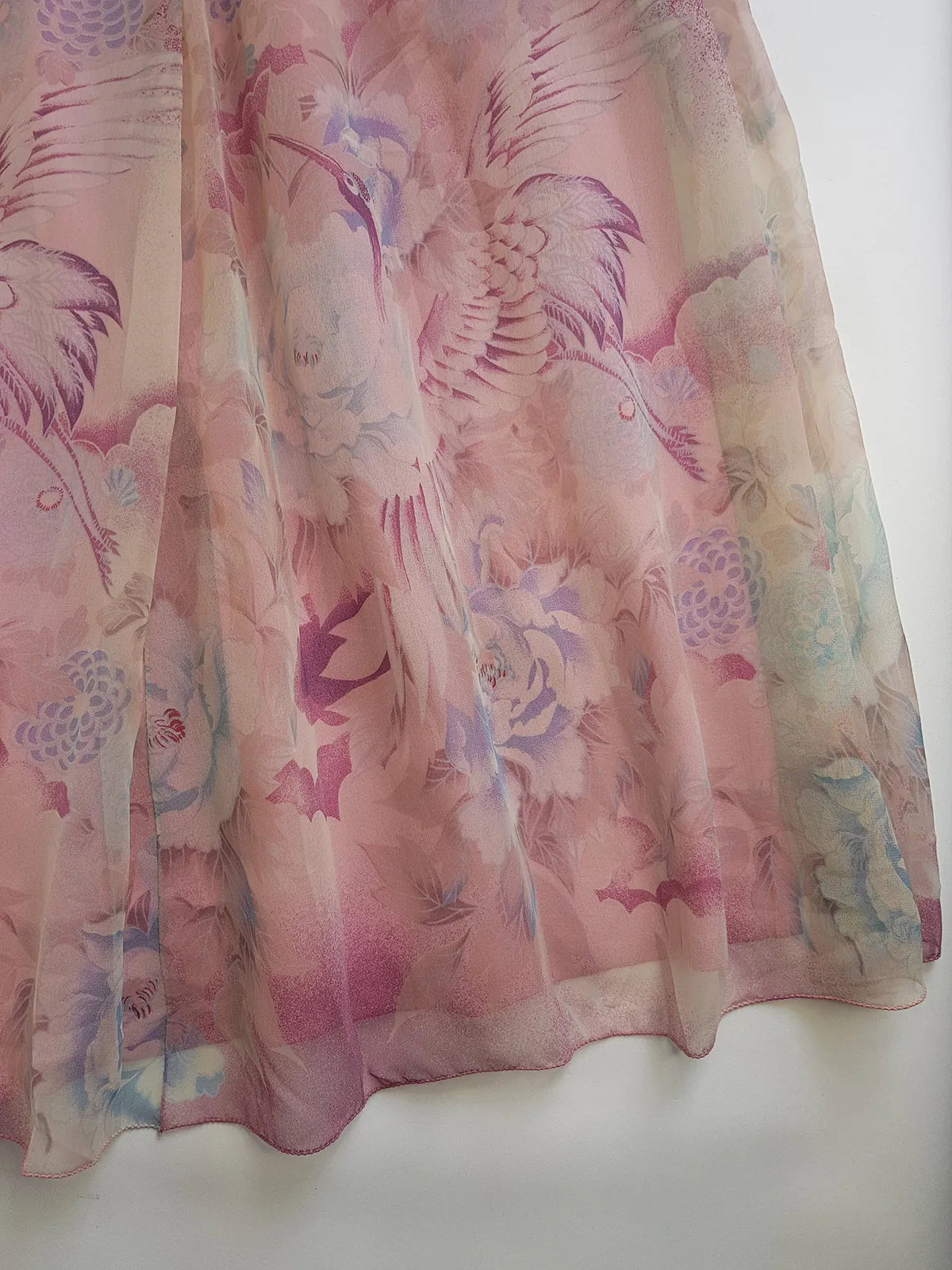 1970s Vintage Incredible Watercolor Crane Print Summertime Dress - Dusky Purples & Pinks - Hourglass Waist & Structured Bust - Double Layered Light & Strappy - Absolutely Beautiful