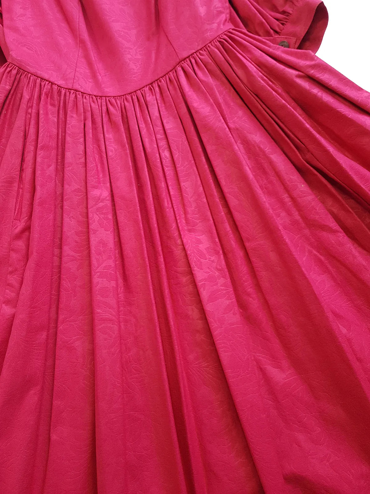 1980s Authentic Laura Ashley Designer Vintage Dress - Perfect Raspberry Colour - Fitted Top Hourglass Waist & Flared Mid Length Skirt - Puff Sleeves - Unbelievably Beautiful