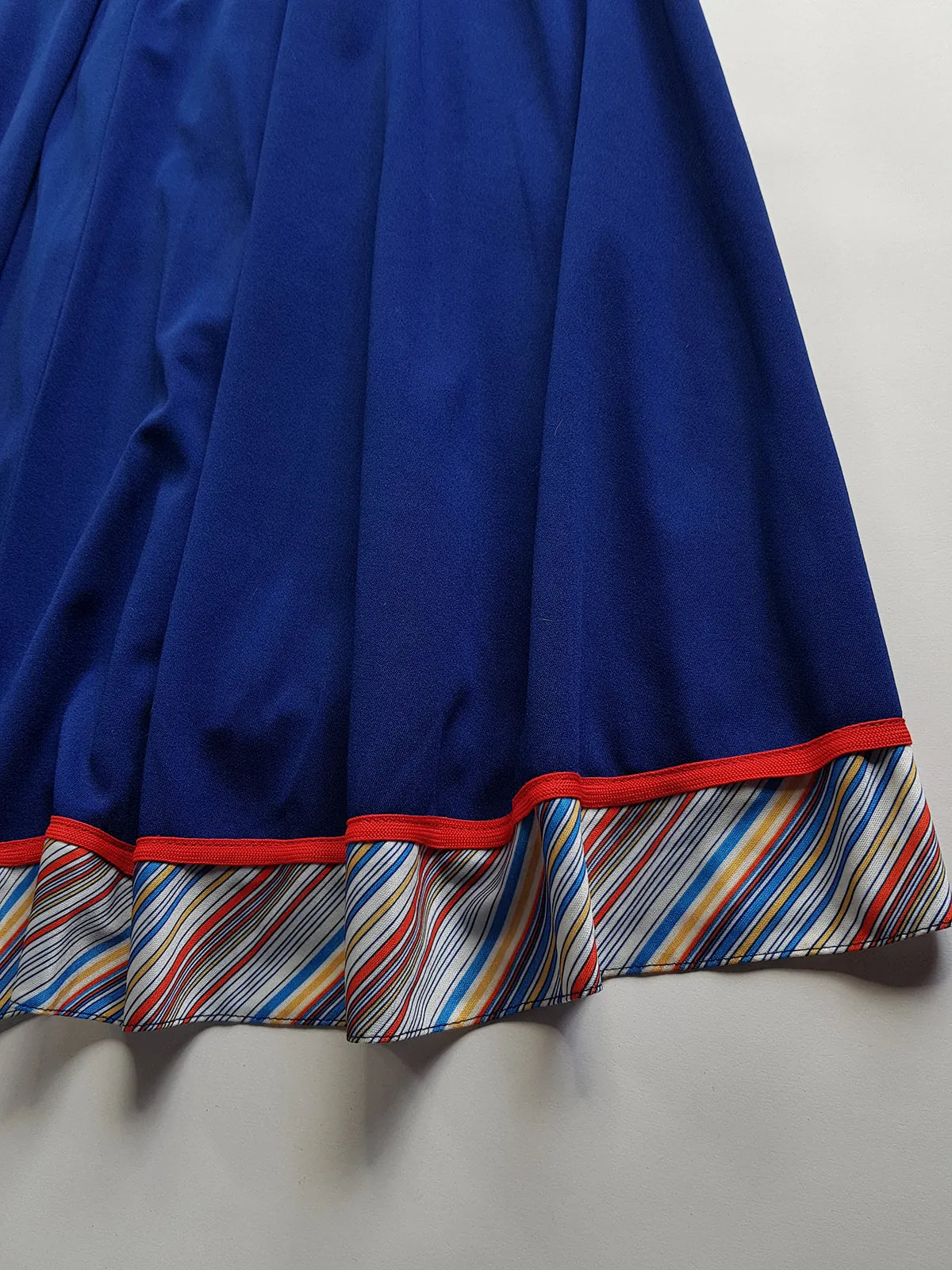 1970s Vintage Handkerchief Summertime Dress - Hourglass Waist - Off Shoulder & Knee Length - Absolutely Beautiful Asymmetrical Sleeves - Elastic Waist