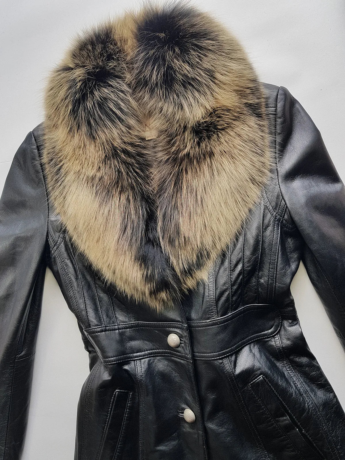 Vintage 2000s Black Leather & Ultra Plush Fox Fur Spy Coat - Super Buttery Soft - 100% genuine Leather & Fur Collar - Fully Lined