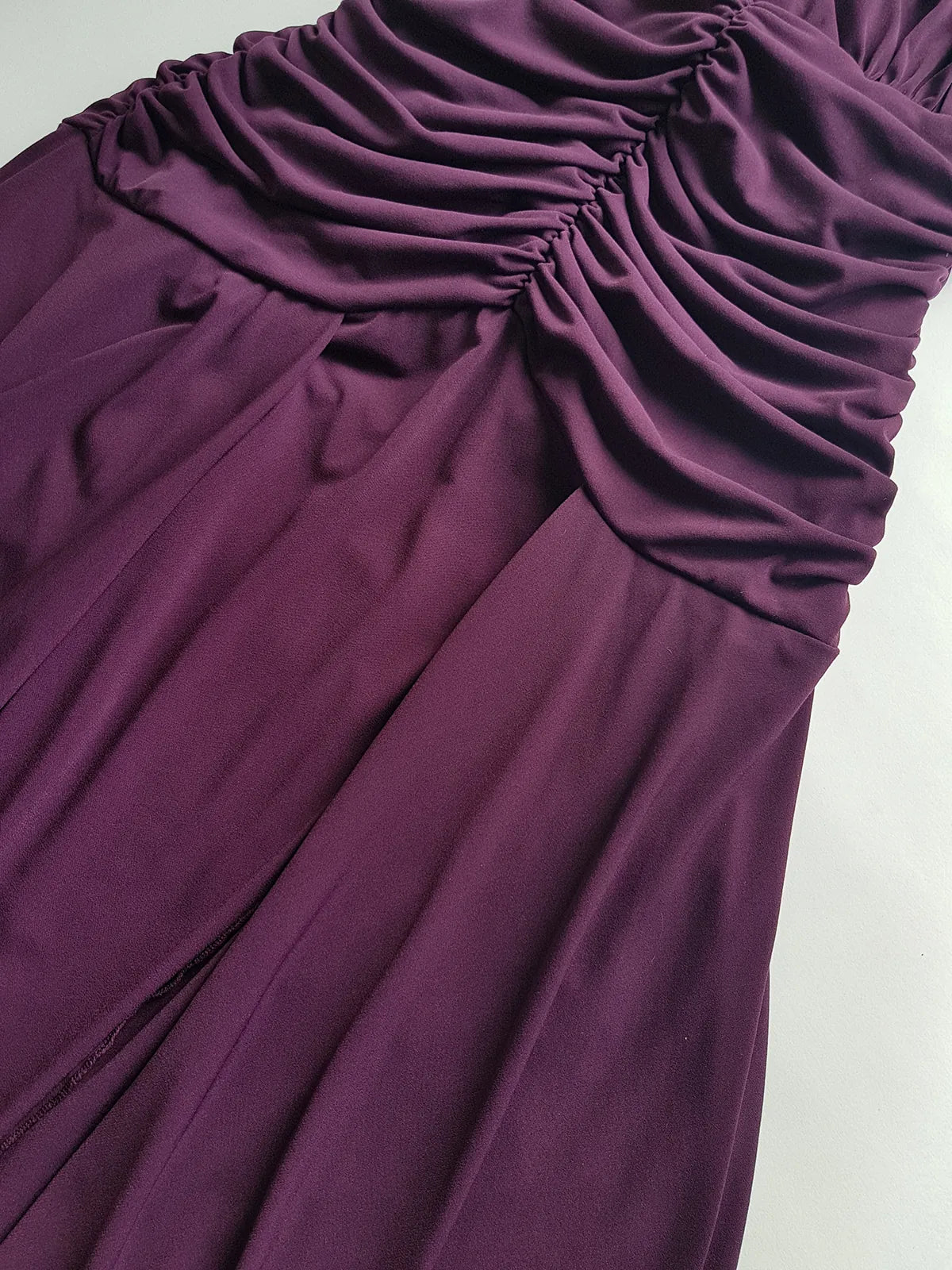 90s Sexy Purple Goddess Gown - Absolutely Beautiful Silhouette with Draped Bust & Waist Ruching - Stretch body hugging high quality draped jersey fabric