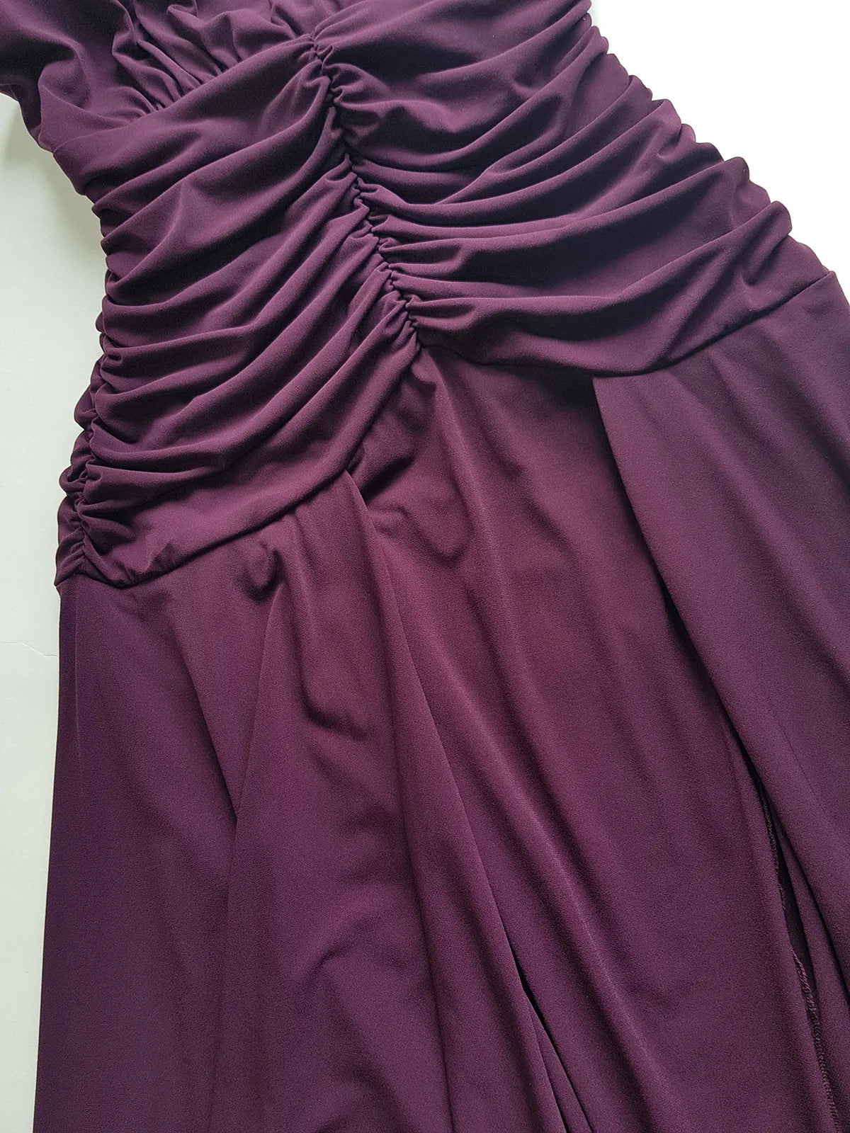90s Sexy Purple Goddess Gown - Absolutely Beautiful Silhouette with Draped Bust & Waist Ruching - Stretch body hugging high quality draped jersey fabric