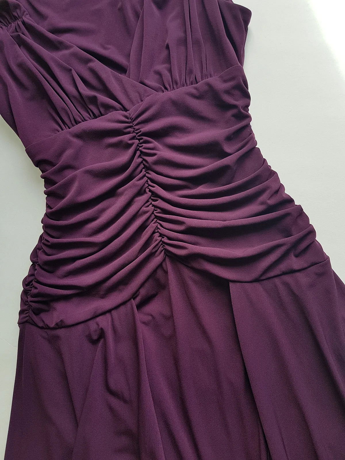 90s Sexy Purple Goddess Gown - Absolutely Beautiful Silhouette with Draped Bust & Waist Ruching - Stretch body hugging high quality draped jersey fabric