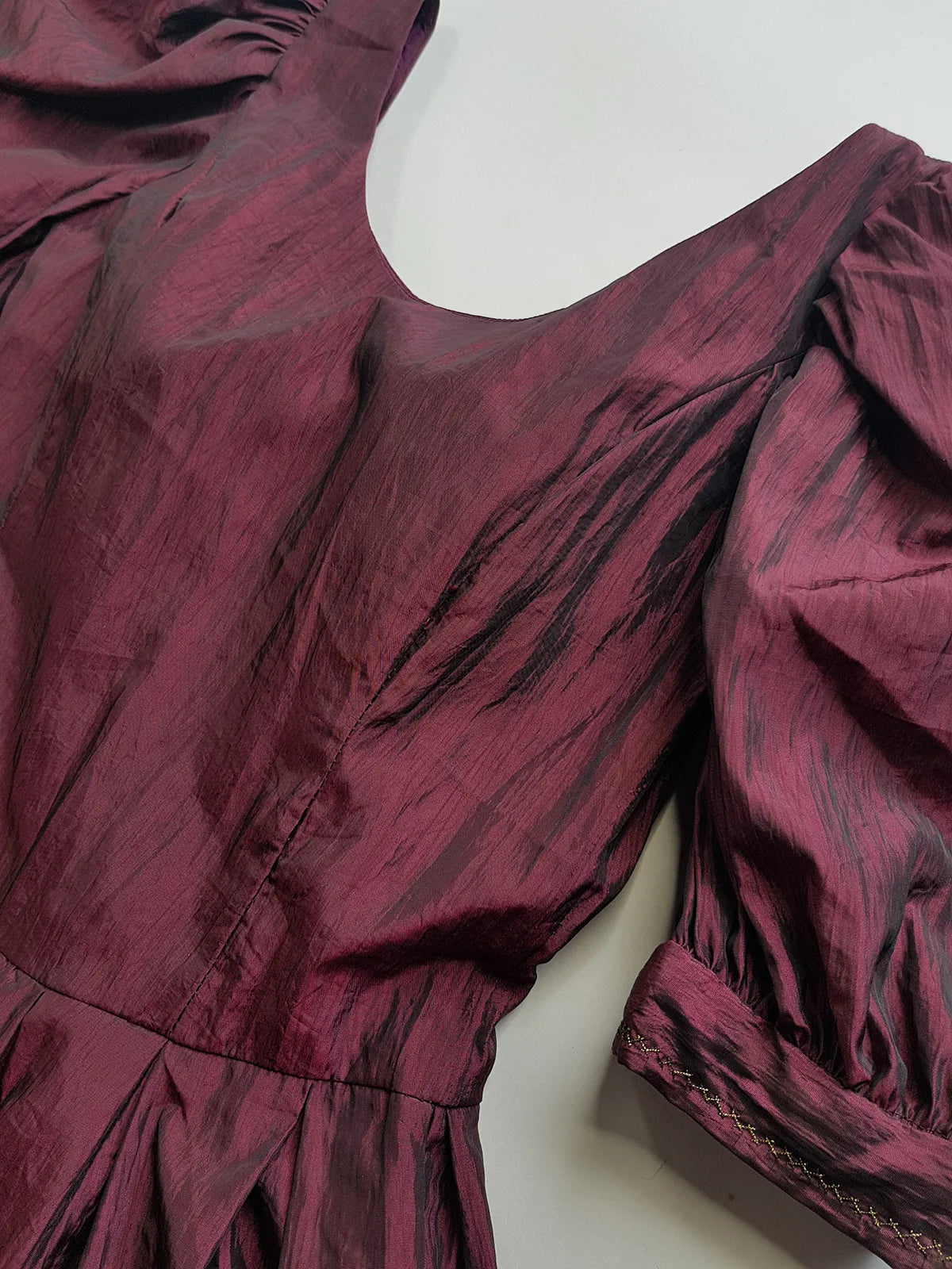 1990s Dramatic Whimsigoth / Dark Fairy Oxblood & Black Iridescent Gown - Romantic Puff Sleeves & Flare Skirt - Beautiful Tailoring - Embroidered Thread on Cuffs