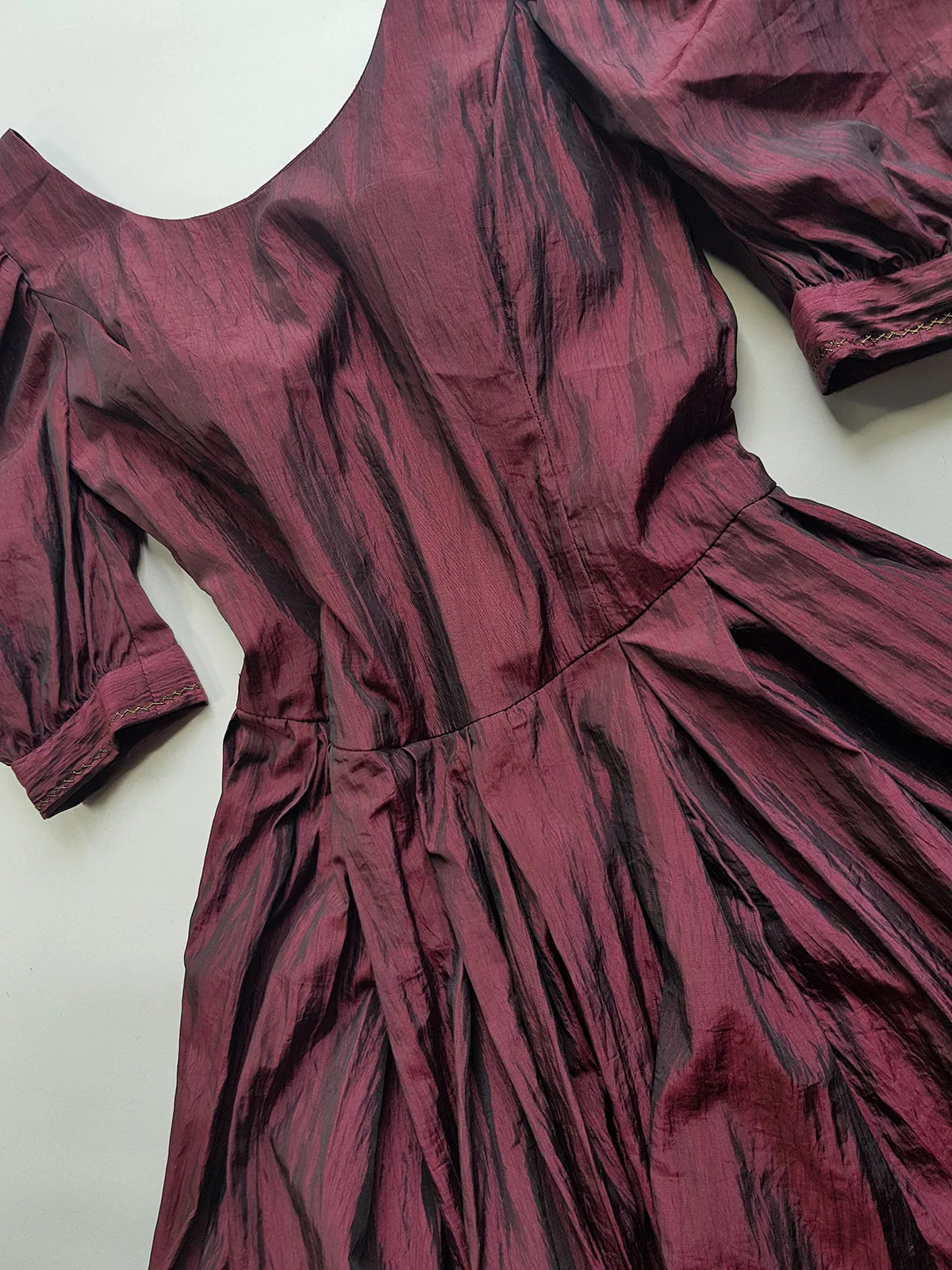 1990s Dramatic Whimsigoth / Dark Fairy Oxblood & Black Iridescent Gown - Romantic Puff Sleeves & Flare Skirt - Beautiful Tailoring - Embroidered Thread on Cuffs