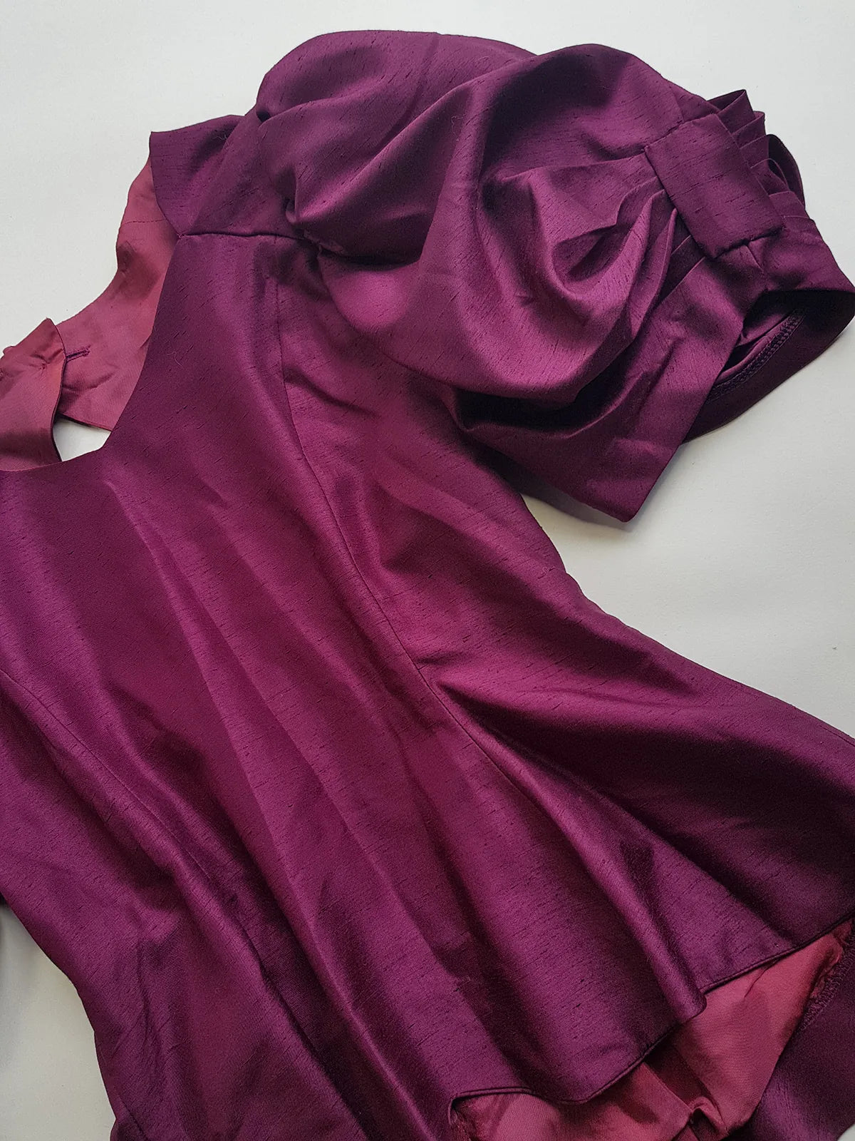 Incredible 90s Slim Fitted & Tailored Evening Top with Dramatic Structured Puff Sleeves & Backless Cut out - Unique Grape Purple Tone