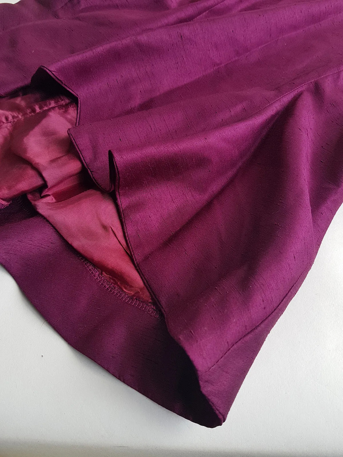 Incredible 90s Slim Fitted & Tailored Evening Top with Dramatic Structured Puff Sleeves & Backless Cut out - Unique Grape Purple Tone