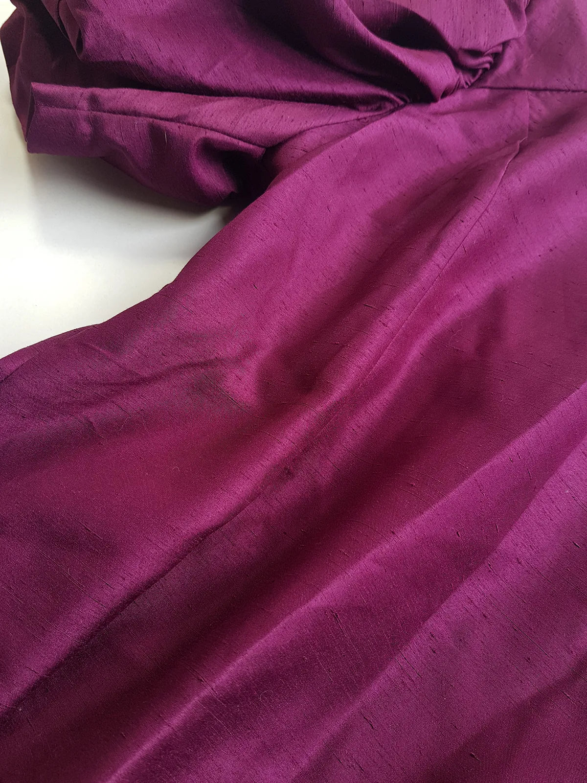 Incredible 90s Slim Fitted & Tailored Evening Top with Dramatic Structured Puff Sleeves & Backless Cut out - Unique Grape Purple Tone