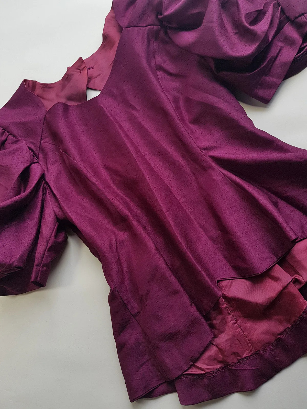 Incredible 90s Slim Fitted & Tailored Evening Top with Dramatic Structured Puff Sleeves & Backless Cut out - Unique Grape Purple Tone