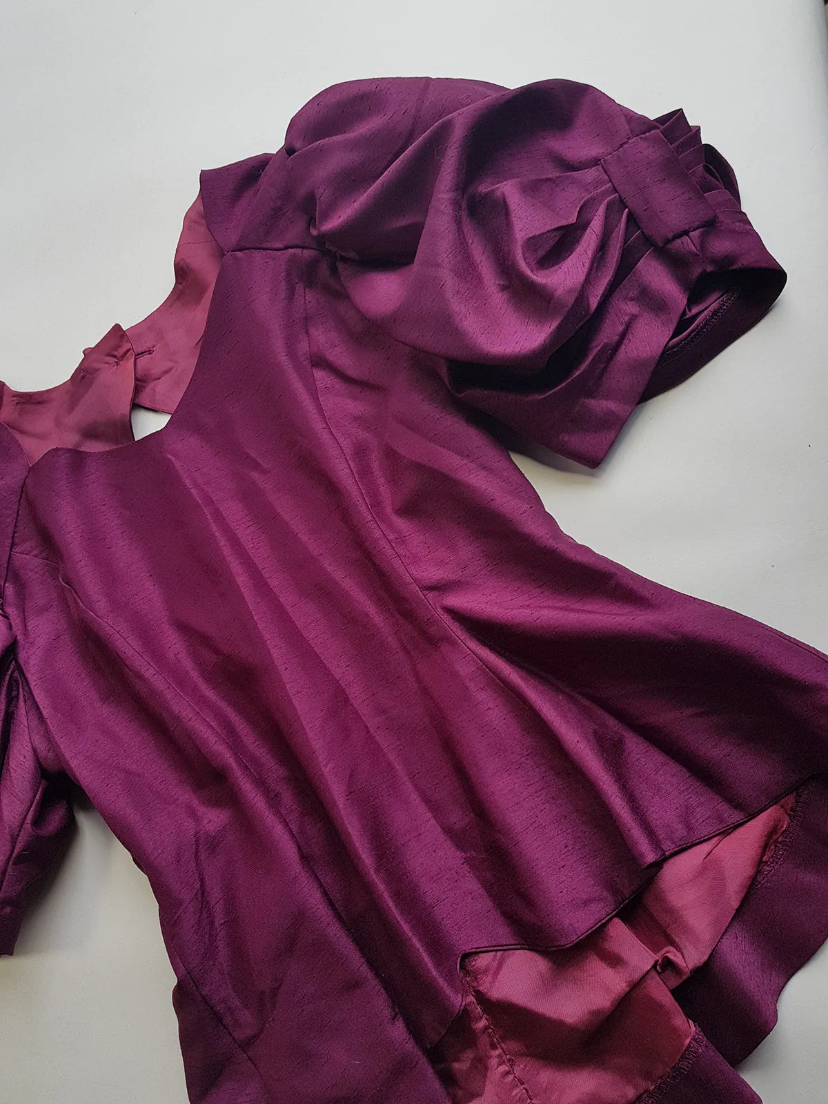 Incredible 90s Slim Fitted & Tailored Evening Top with Dramatic Structured Puff Sleeves & Backless Cut out - Unique Grape Purple Tone