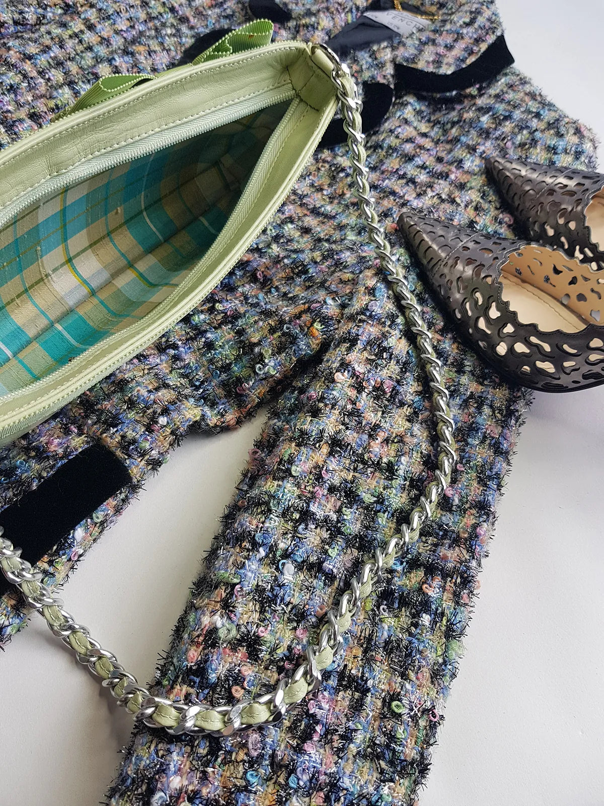 Vintage 2000s Designer Beverly Feldman Leather Purse in the Sweetest Mint Green & Plaid Lining - Chain Strap & Little Bow with Intricate Scalloped Leather Edging (Original Dustbag Included)