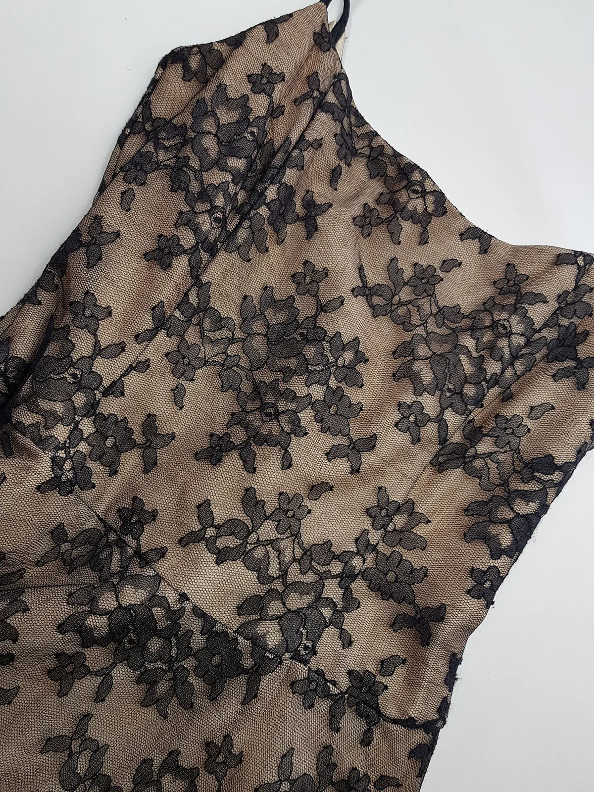 Jessica Mclintock Designer 90s Vintage Lace Overlay Gown - Black Lace & Nude - Boned Bodice - Fitted Bust & Glamourous Skirt