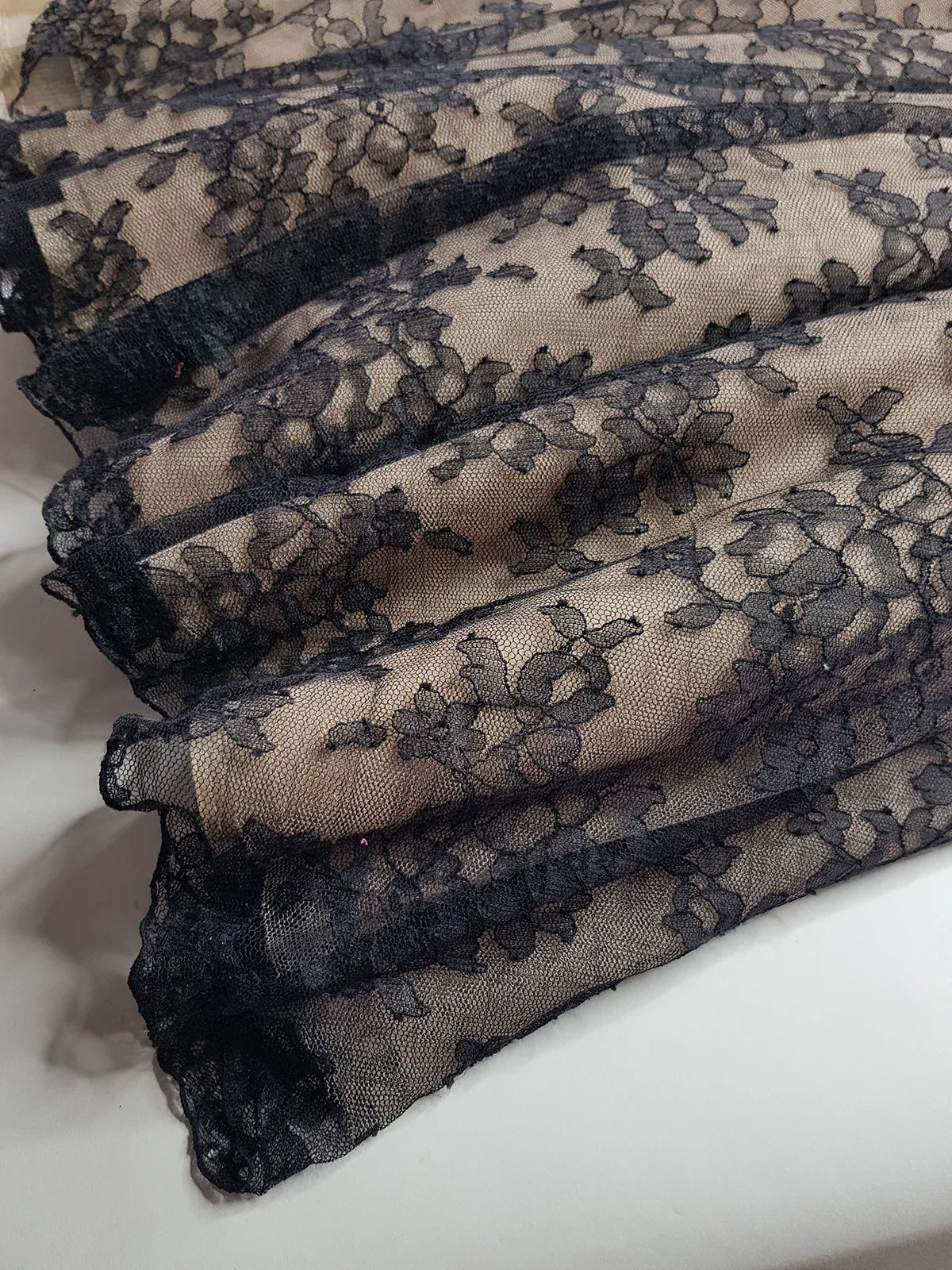 Jessica Mclintock Designer 90s Vintage Lace Overlay Gown - Black Lace & Nude - Boned Bodice - Fitted Bust & Glamourous Skirt