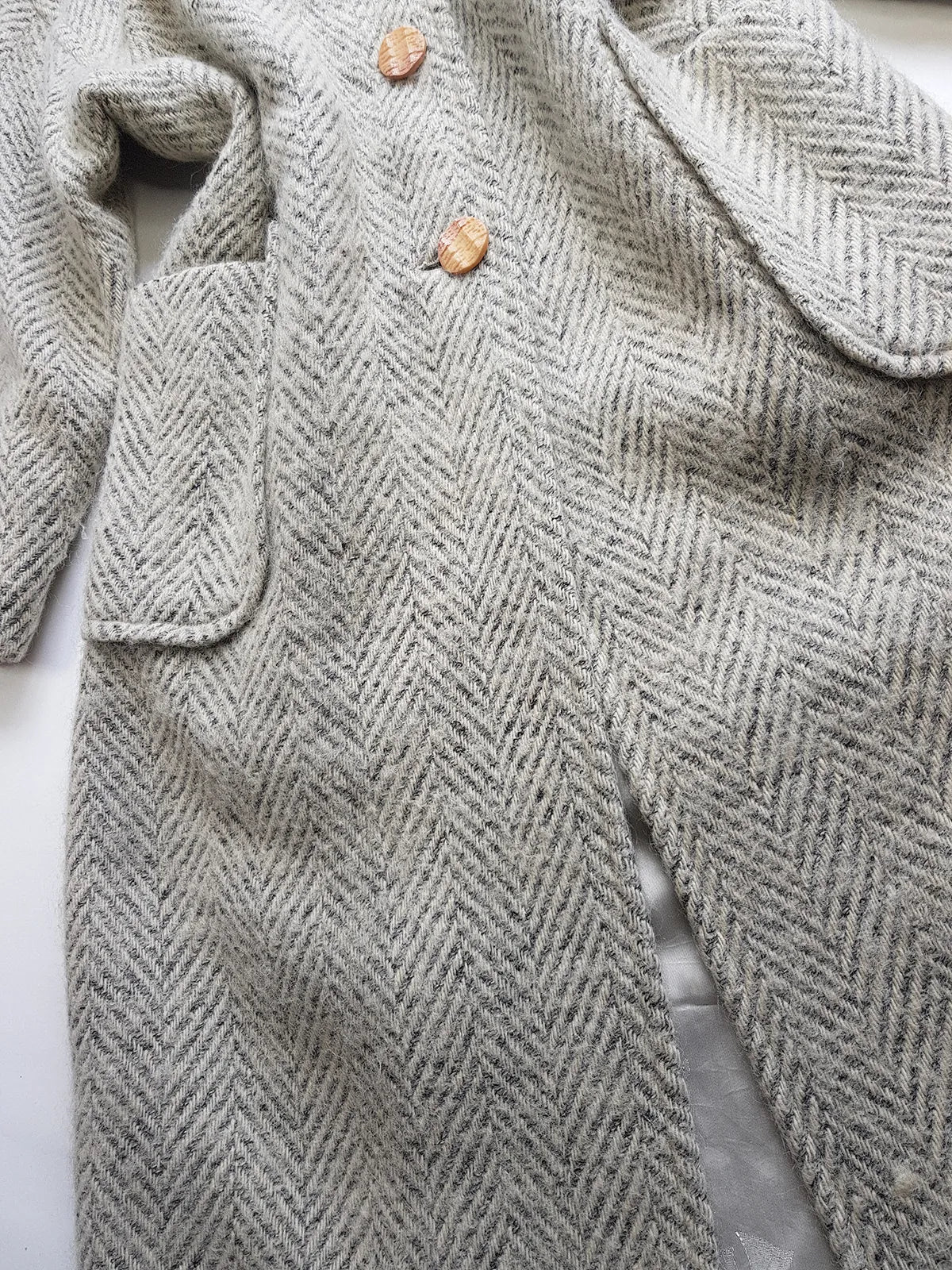 Vintage Chic Wool Coat in Very Light Soft Grey - 3/4 Length - Scarf Tie Neck that can be worn multiple ways - Button Closure - Pockets - Fully Lined