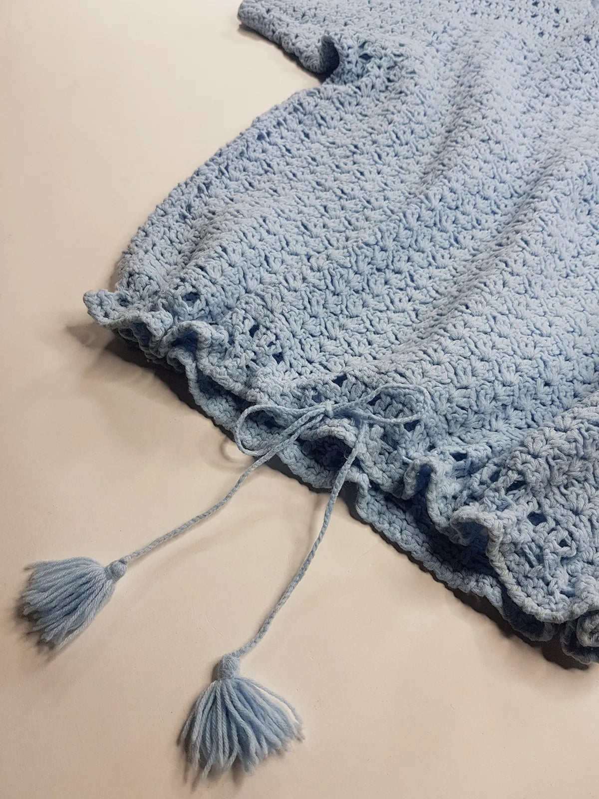 Very Sweet 1950s Rare Handmade knit top in Baby Blue - So Marilyn Monroe off-duty Vibes - Hand knitted pure wool - Square Neck - Drawstring Cinched Waist & Little Tassels