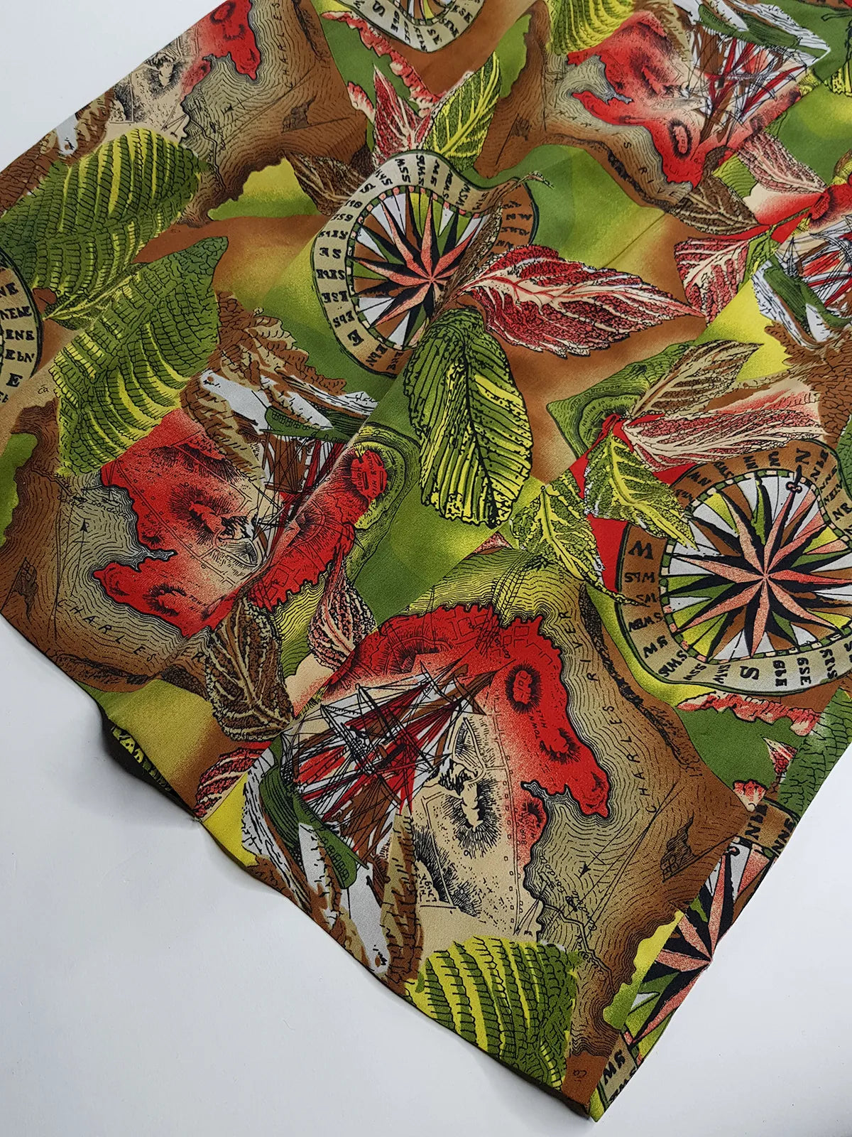 Insane Vintage Italian 90s nautical map print skirt in Vibrant Green & Red Print - Slim Fitting - Perfect Workwear Piece - Pockets & Rear Zipper -  Fully Lined