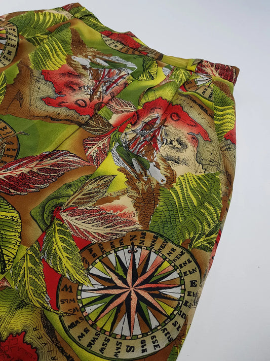 Insane Vintage Italian 90s nautical map print skirt in Vibrant Green & Red Print - Slim Fitting - Perfect Workwear Piece - Pockets & Rear Zipper -  Fully Lined