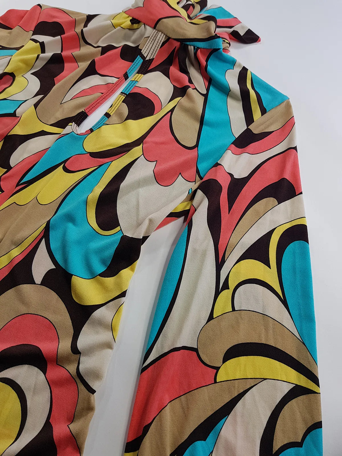 90s Pucci Style Absolutely Wild Mini Dress - Incredible Poolside & Summer Party Piece - Can be worn as a top -Sexy Tie Kneck & Backless - Keyhole cut out on chest - Super short mini dress or Long Top - Stretch Body Hugging High Quality Fabric