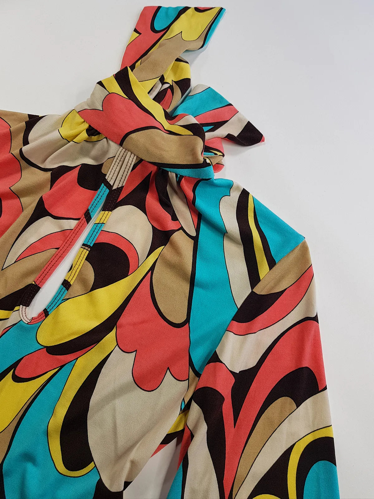 90s Pucci Style Absolutely Wild Mini Dress - Incredible Poolside & Summer Party Piece - Can be worn as a top -Sexy Tie Kneck & Backless - Keyhole cut out on chest - Super short mini dress or Long Top - Stretch Body Hugging High Quality Fabric