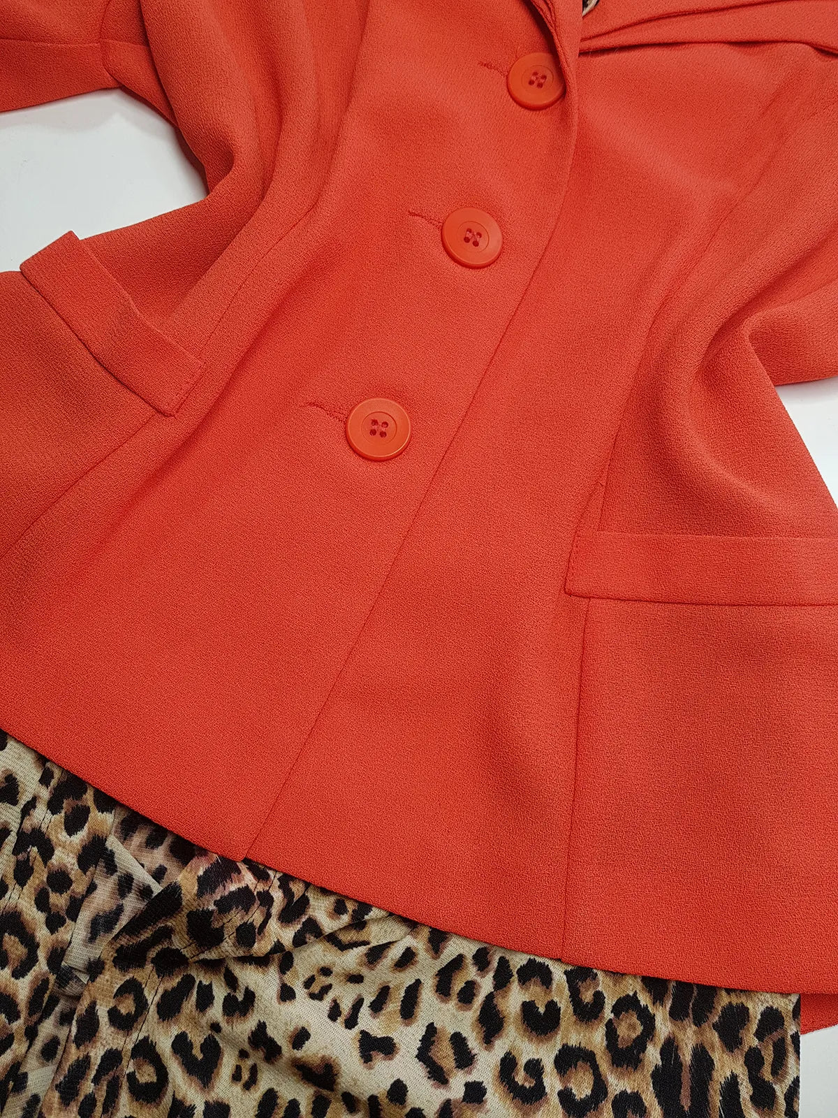 90s Mugler Style Perfectly Tailored Nipped Waist Tangerine Suit Jacket in light crepe fabric - Perfect Workwear Piece for an Office Siren