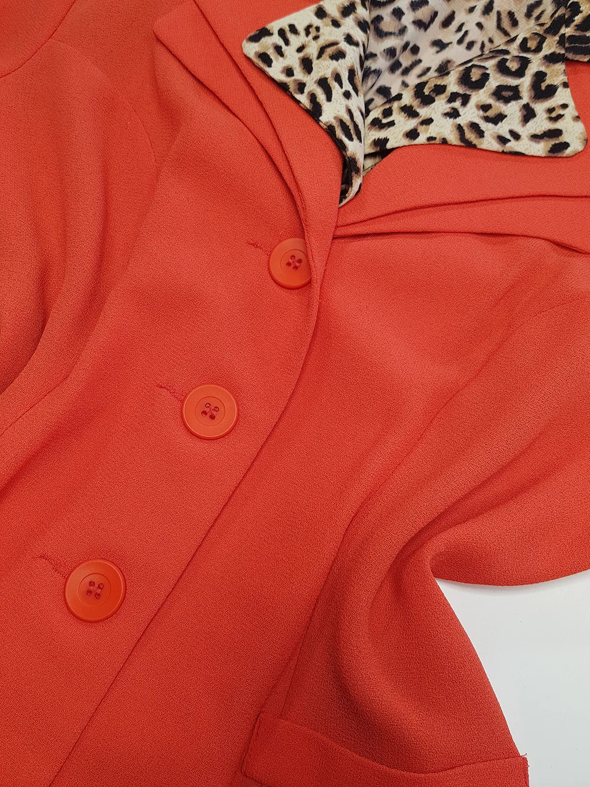 90s Mugler Style Perfectly Tailored Nipped Waist Tangerine Suit Jacket in light crepe fabric - Perfect Workwear Piece for an Office Siren