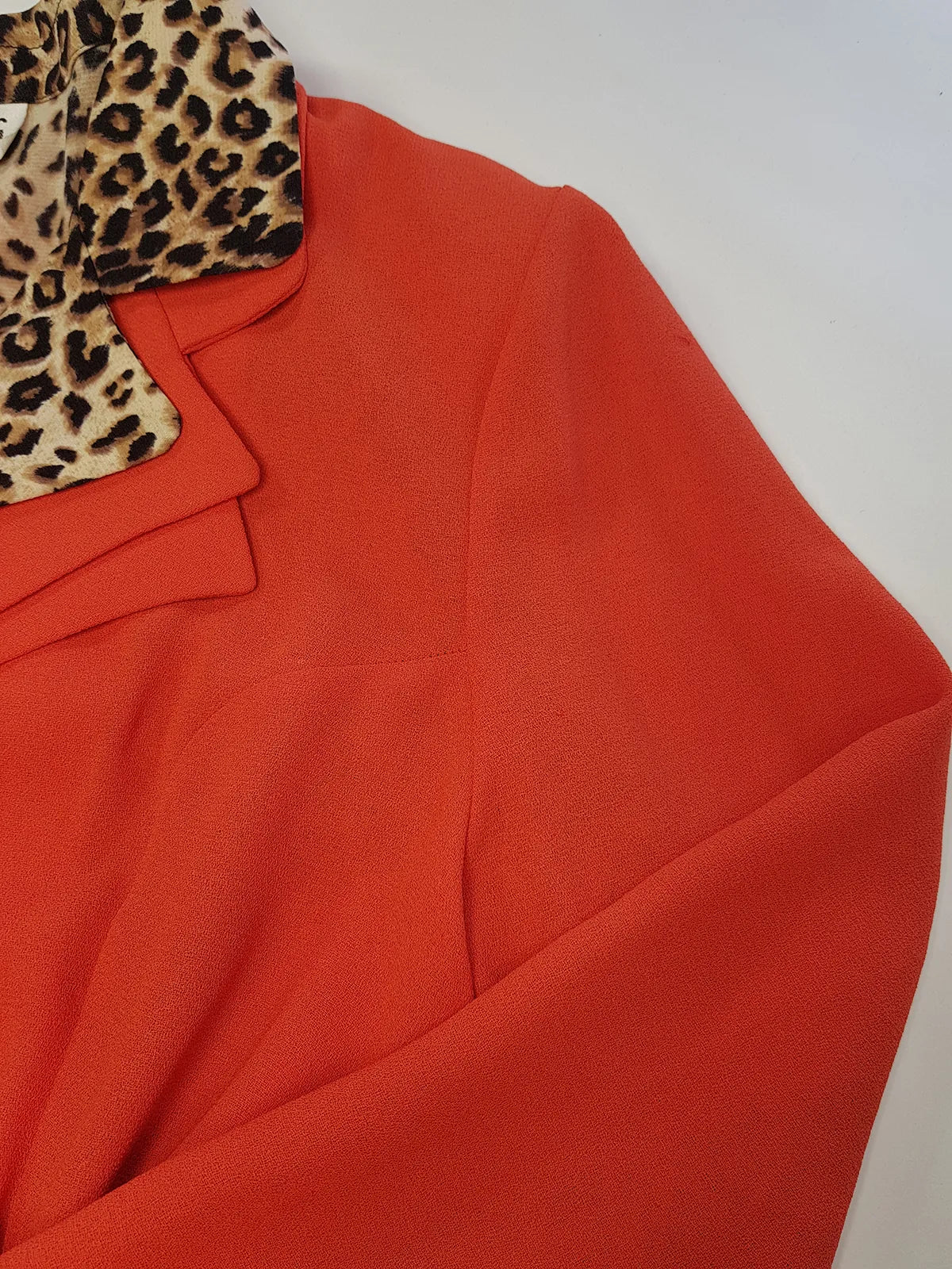 90s Mugler Style Perfectly Tailored Nipped Waist Tangerine Suit Jacket in light crepe fabric - Perfect Workwear Piece for an Office Siren
