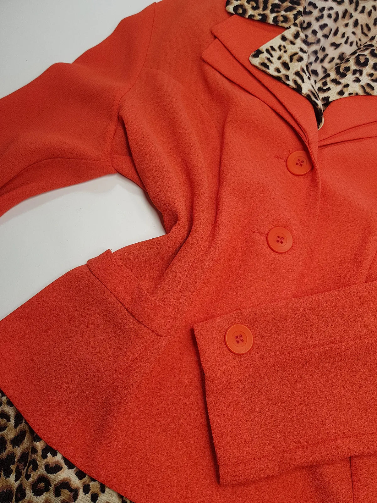 90s Mugler Style Perfectly Tailored Nipped Waist Tangerine Suit Jacket in light crepe fabric - Perfect Workwear Piece for an Office Siren