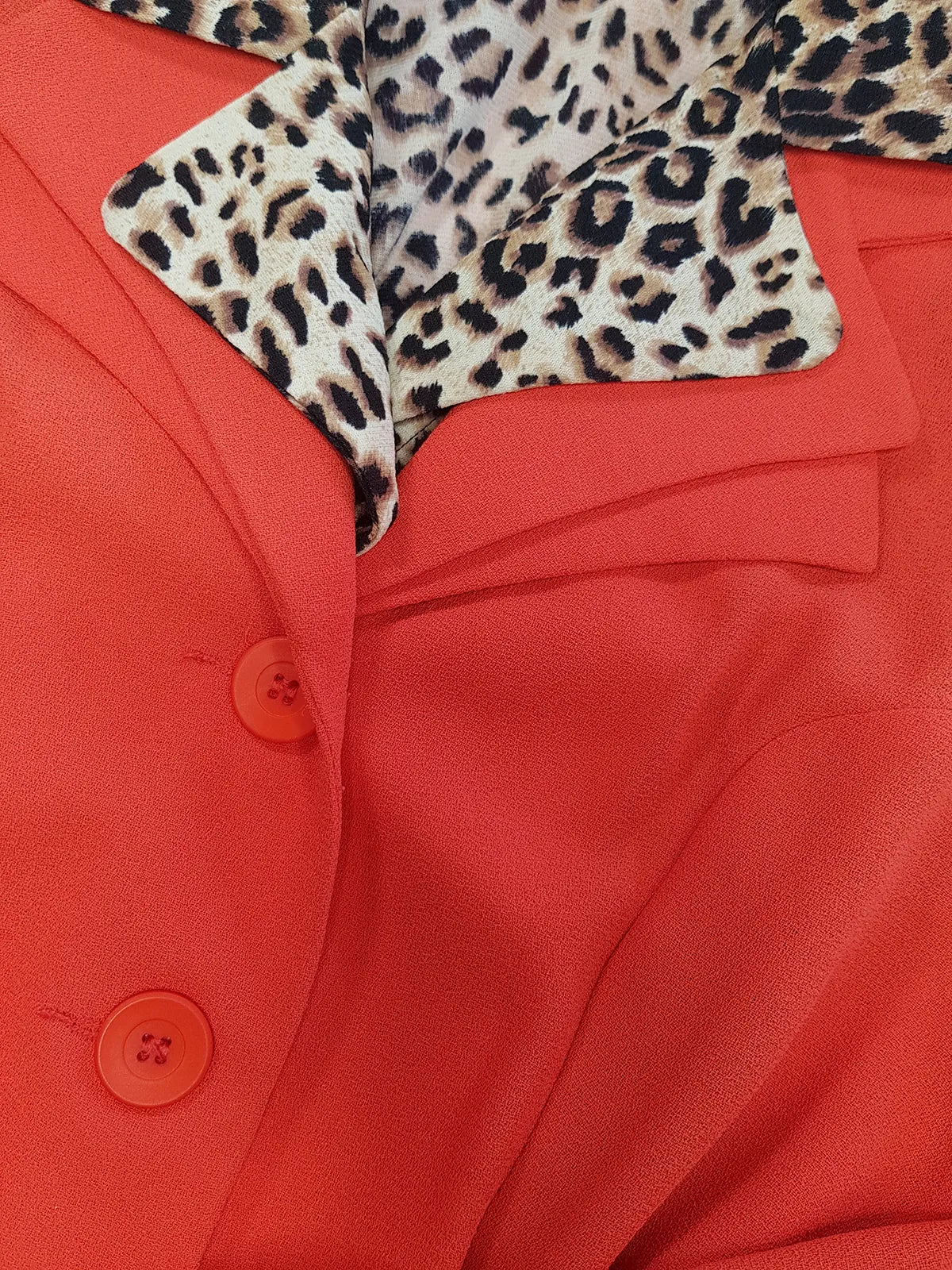 90s Mugler Style Perfectly Tailored Nipped Waist Tangerine Suit Jacket in light crepe fabric - Perfect Workwear Piece for an Office Siren