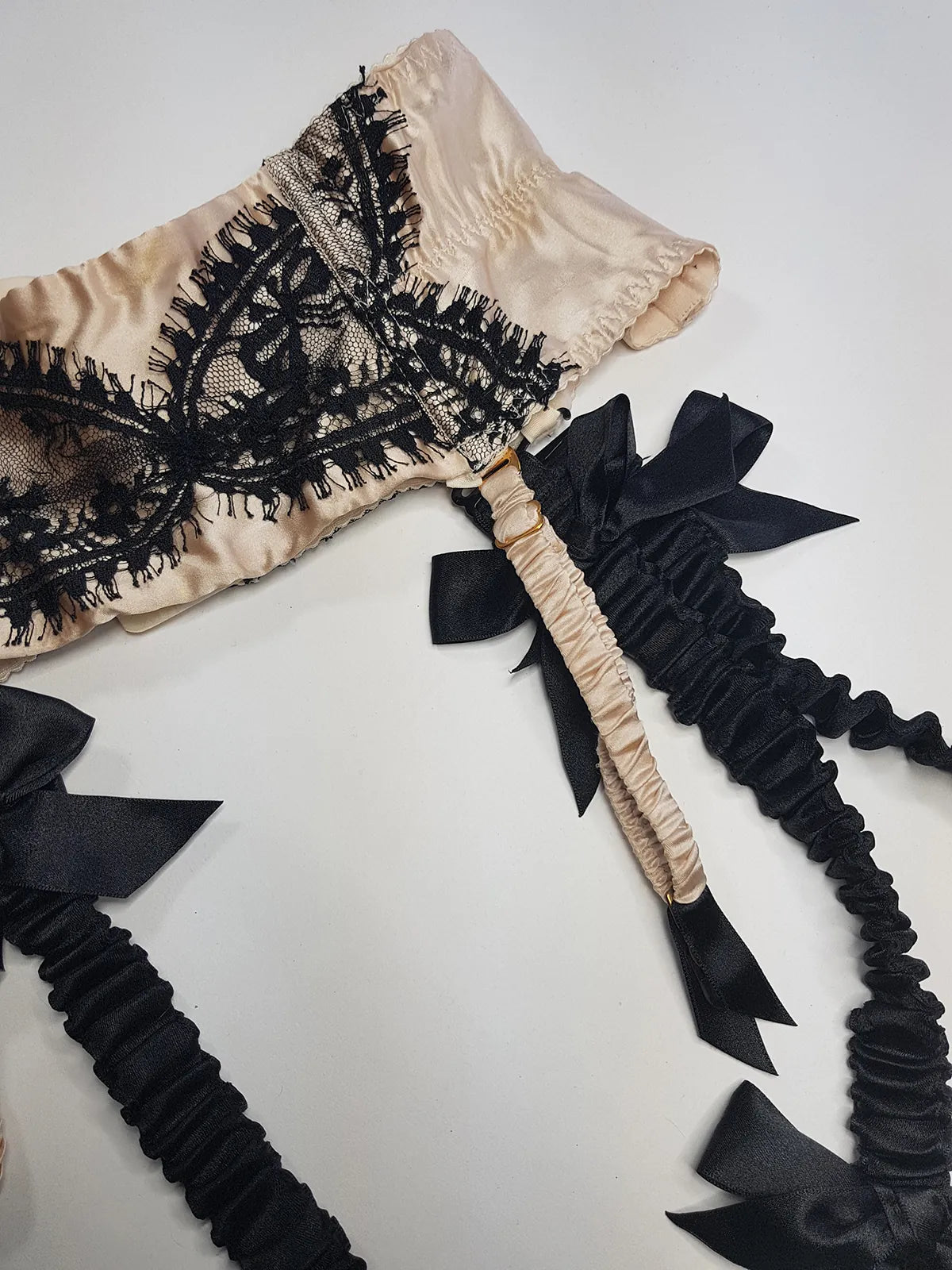 Agent Provocateur 2000s Champagne & Black Lingerie Suspender Belt with custom made suspenders with Bows - Satin & Eyelash Lace