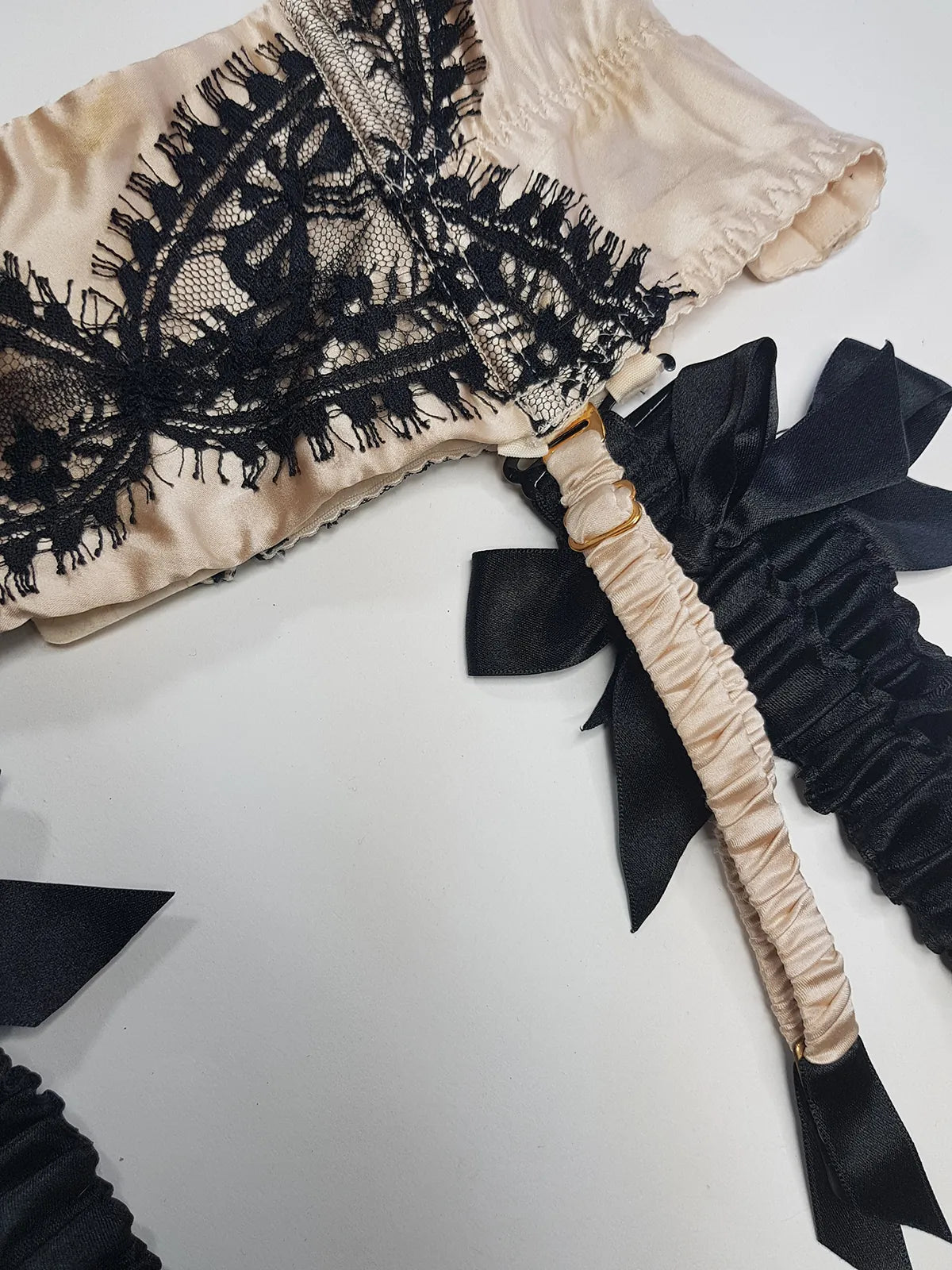 Agent Provocateur 2000s Champagne & Black Lingerie Suspender Belt with custom made suspenders with Bows - Satin & Eyelash Lace