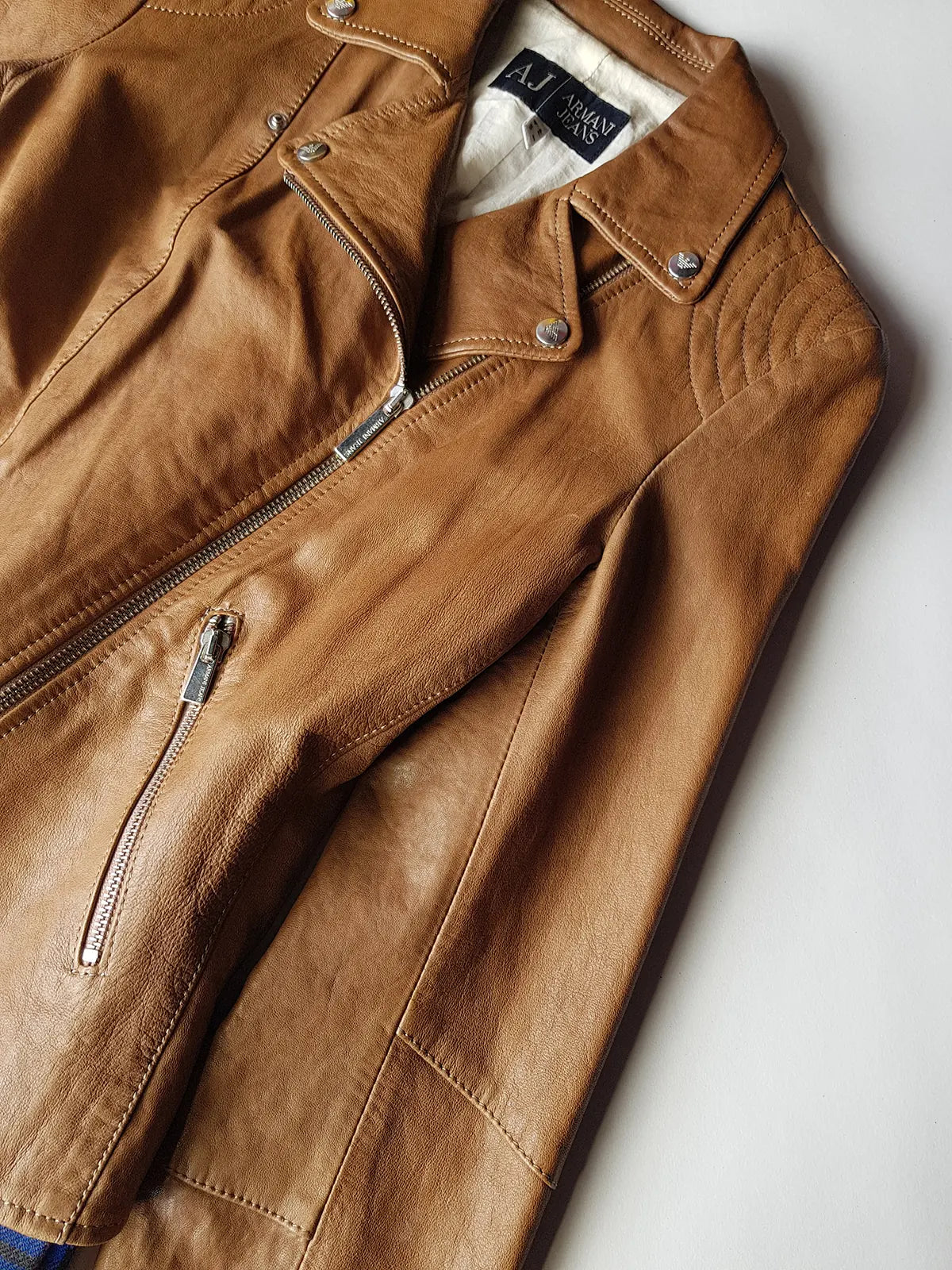 Authentic Armani Vintage 100% Genuine Leather Jacket - Made in Italy - Perfect light Camel brown - Antique Gold Hardware - Zip Closure