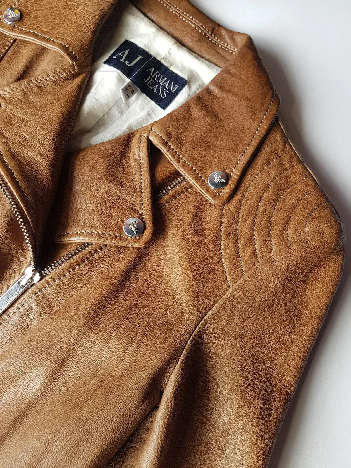 Authentic Armani Vintage 100% Genuine Leather Jacket - Made in Italy - Perfect light Camel brown - Antique Gold Hardware - Zip Closure