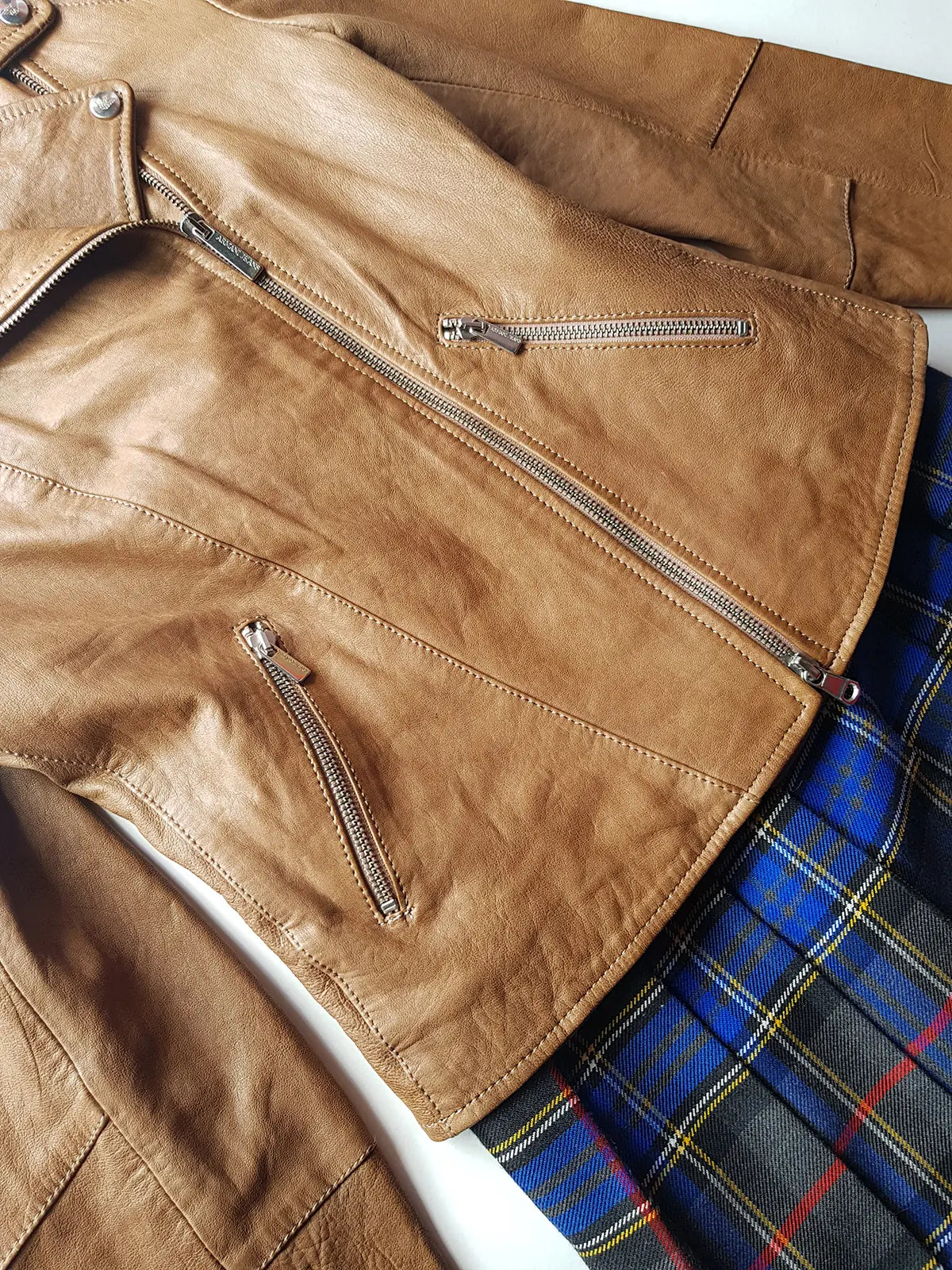 Authentic Armani Vintage 100% Genuine Leather Jacket - Made in Italy - Perfect light Camel brown - Antique Gold Hardware - Zip Closure