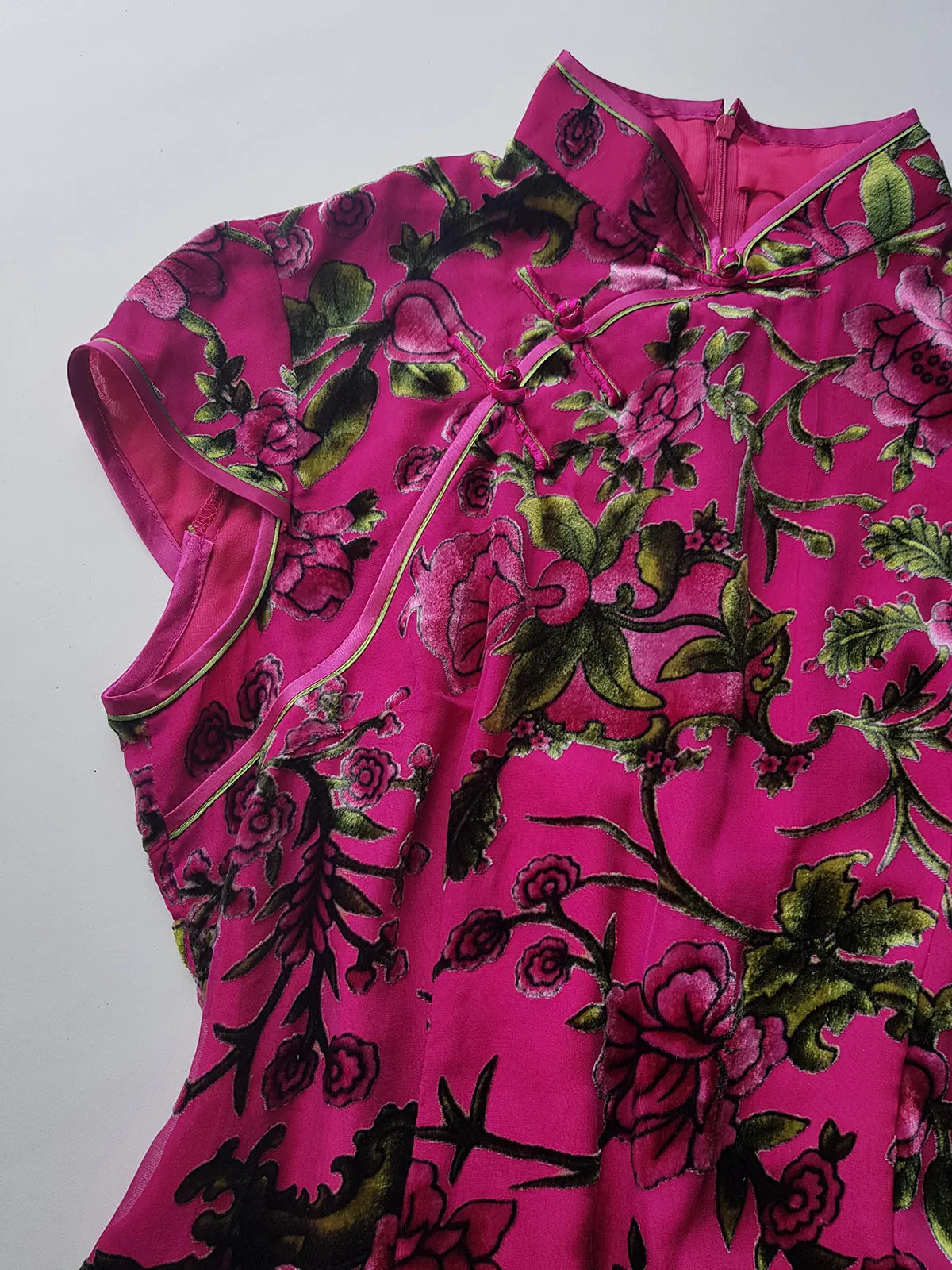 2000s Vintage Oriental Burnout Velvet Dress in Raspberry Pink & Green Florals - perfect for date night