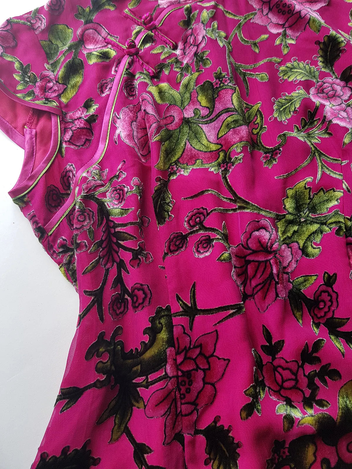 2000s Vintage Oriental Burnout Velvet Dress in Raspberry Pink & Green Florals - perfect for date night