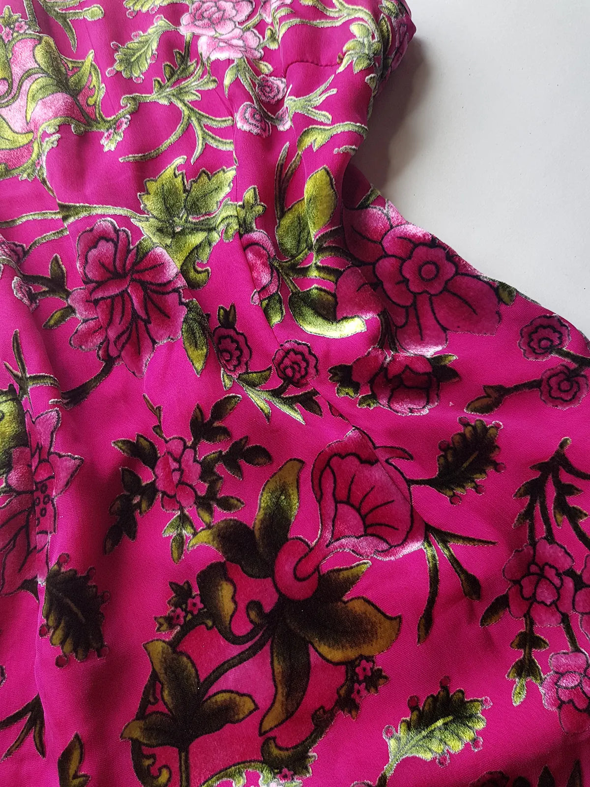2000s Vintage Oriental Burnout Velvet Dress in Raspberry Pink & Green Florals - perfect for date night