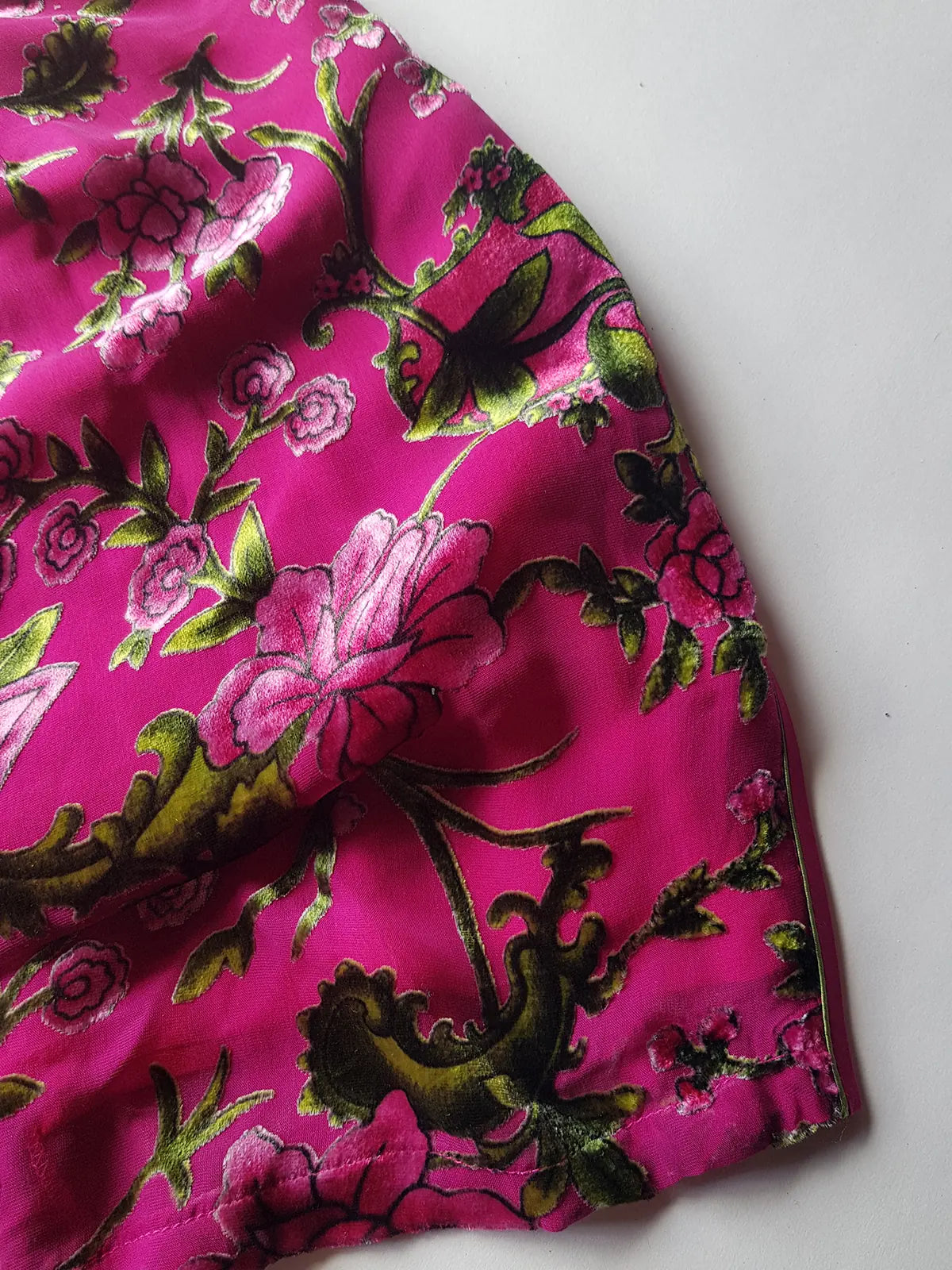 2000s Vintage Oriental Burnout Velvet Dress in Raspberry Pink & Green Florals - perfect for date night