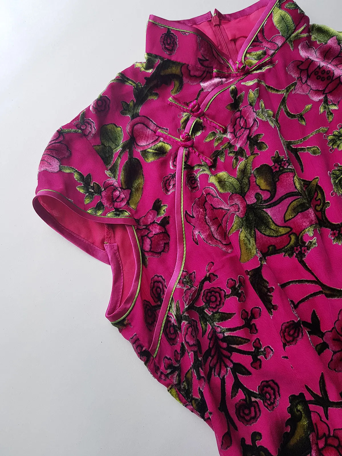 2000s Vintage Oriental Burnout Velvet Dress in Raspberry Pink & Green Florals - perfect for date night