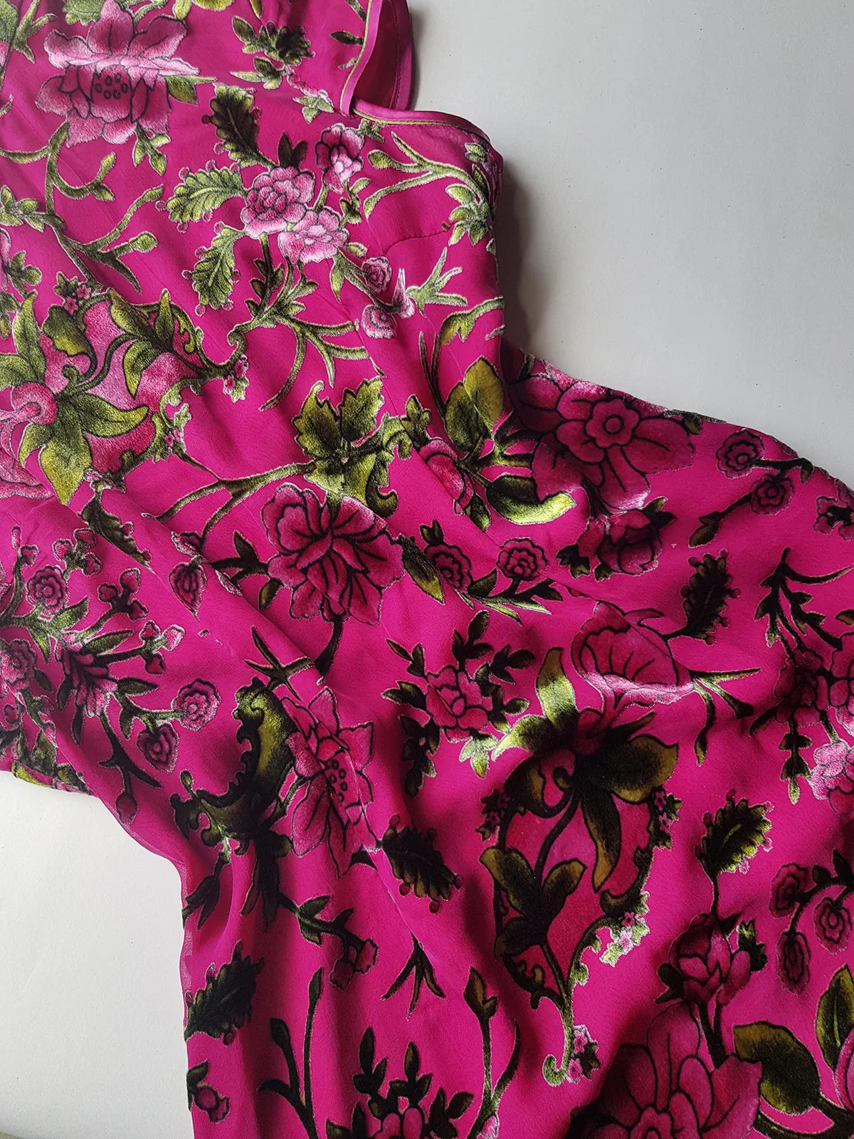 2000s Vintage Oriental Burnout Velvet Dress in Raspberry Pink & Green Florals - perfect for date night