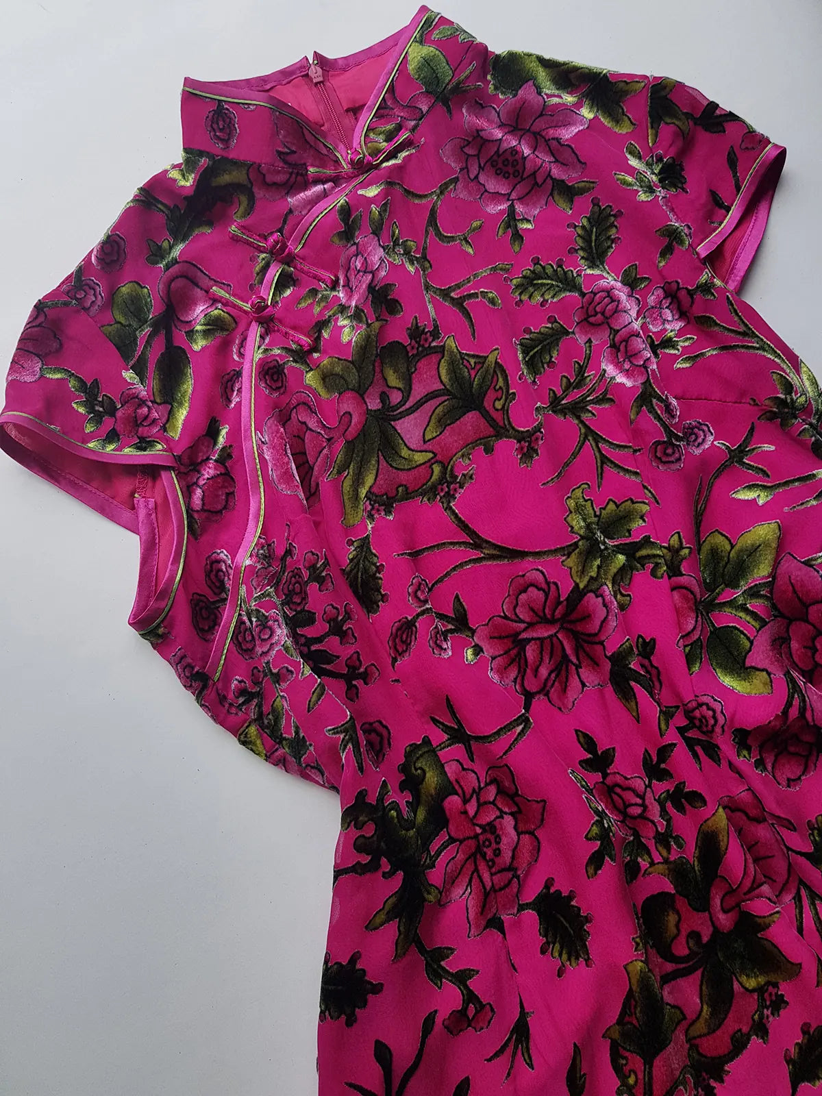 2000s Vintage Oriental Burnout Velvet Dress in Raspberry Pink & Green Florals - perfect for date night